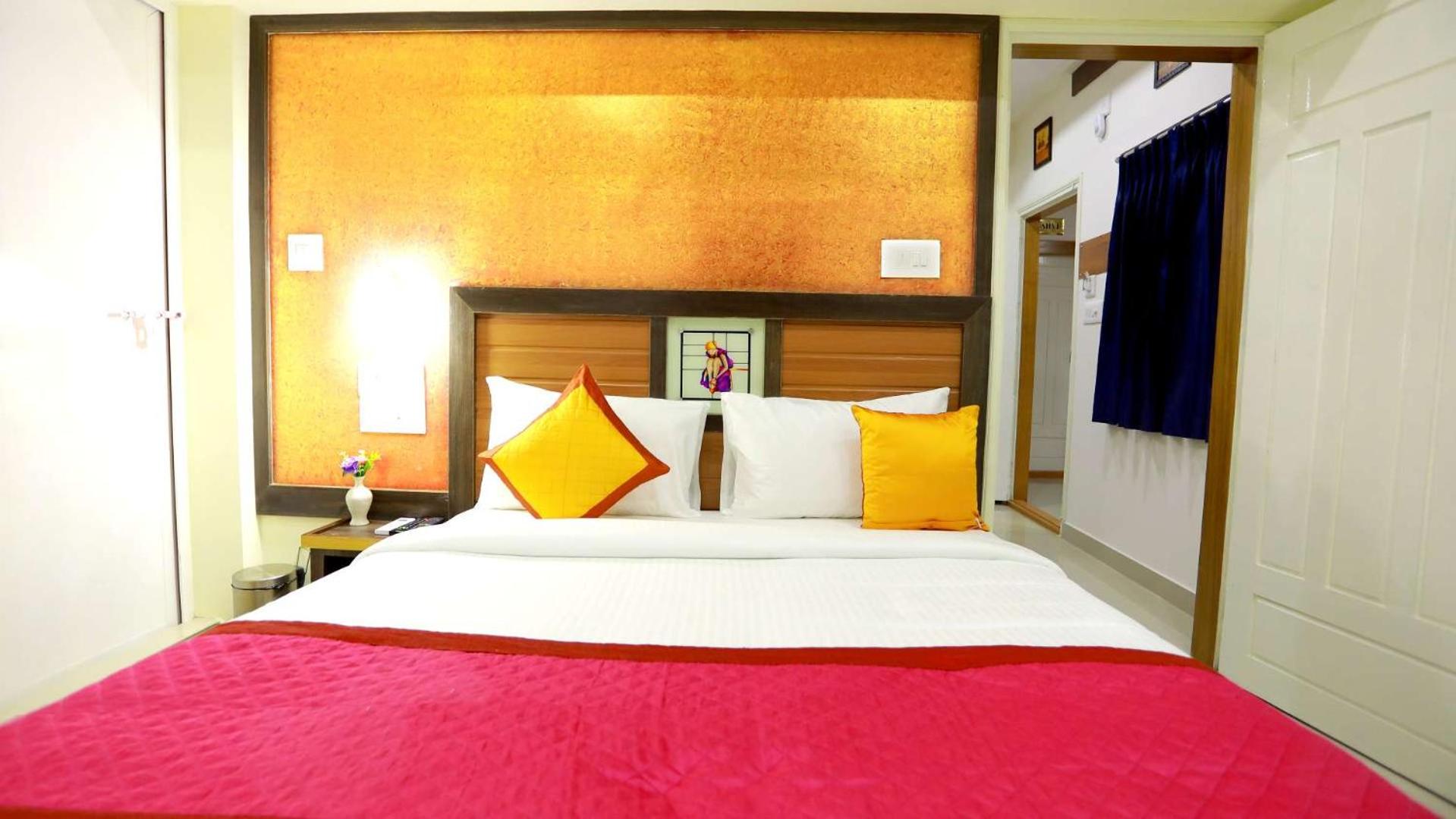 Deluxe Double Room - Photo 18