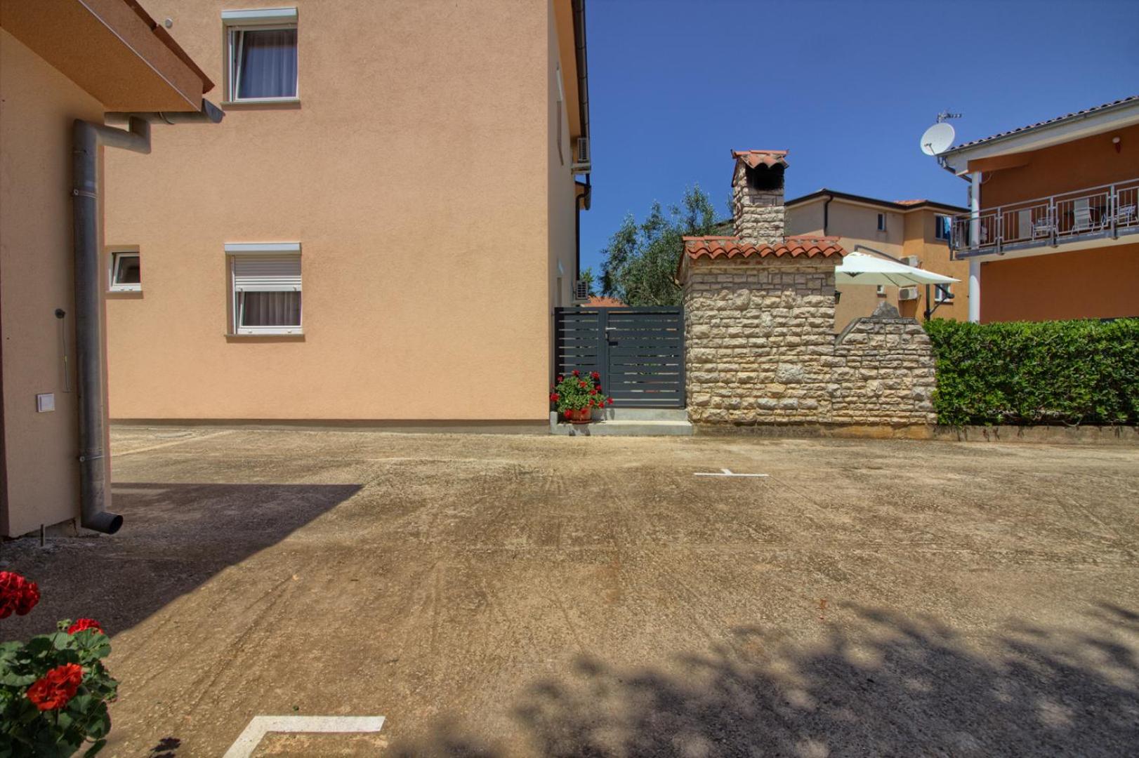 Villa photo 2