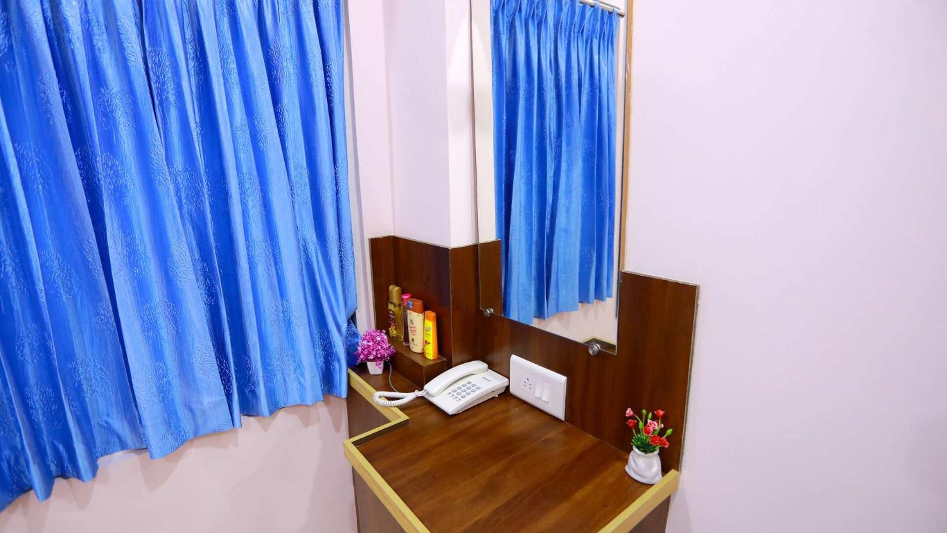 Deluxe Double Room - Photo 8