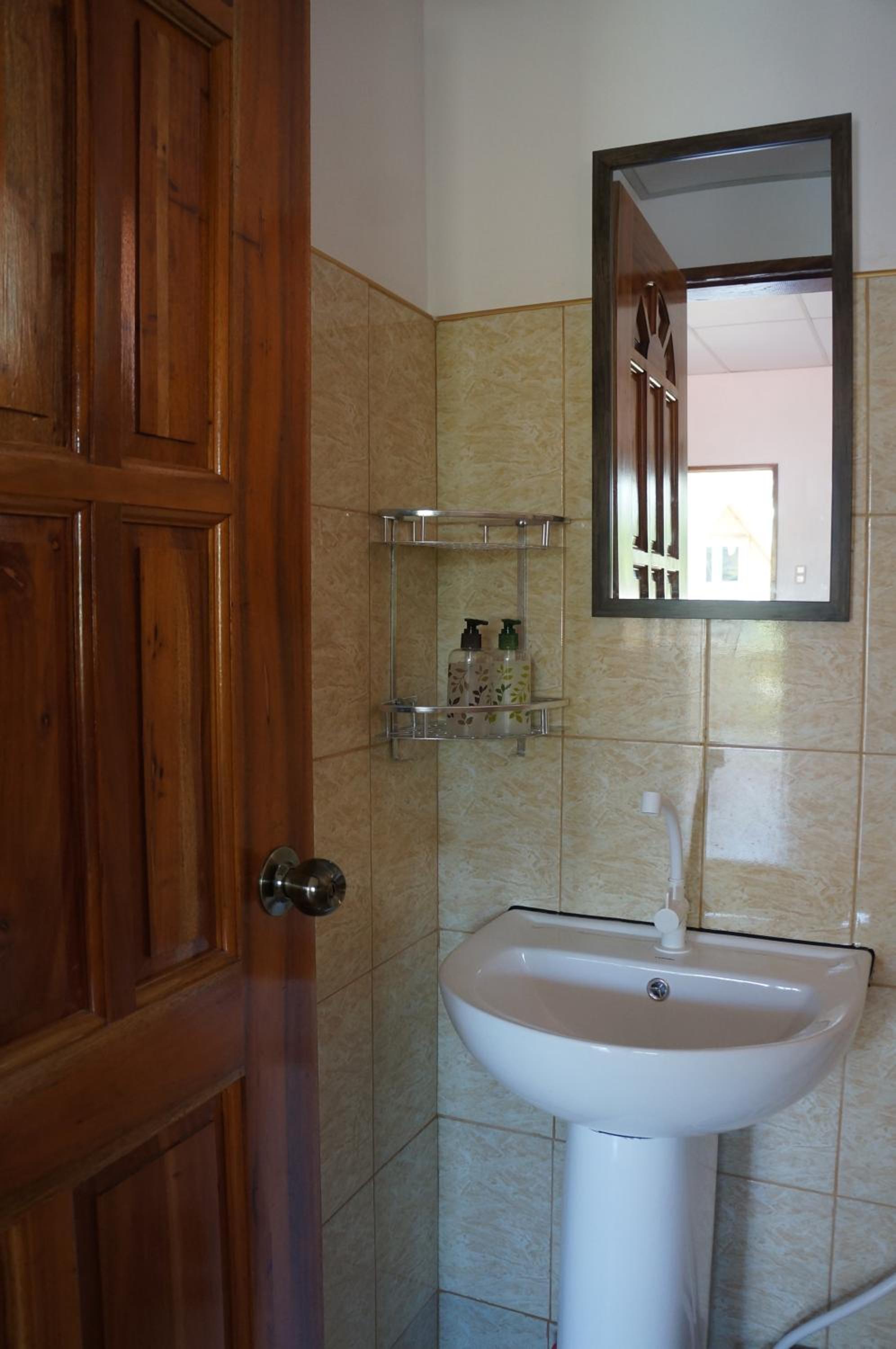 Queen Room - Photo 6