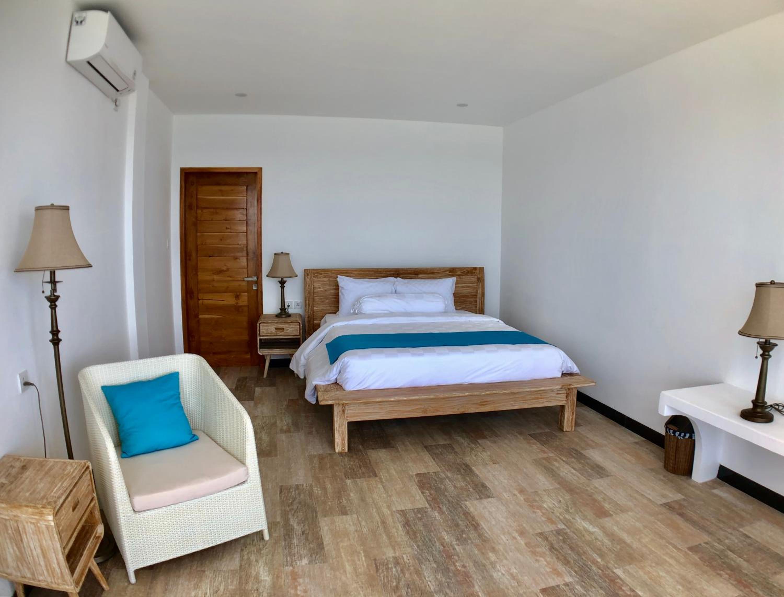 Deluxe Double Room with Balcony and Sea View