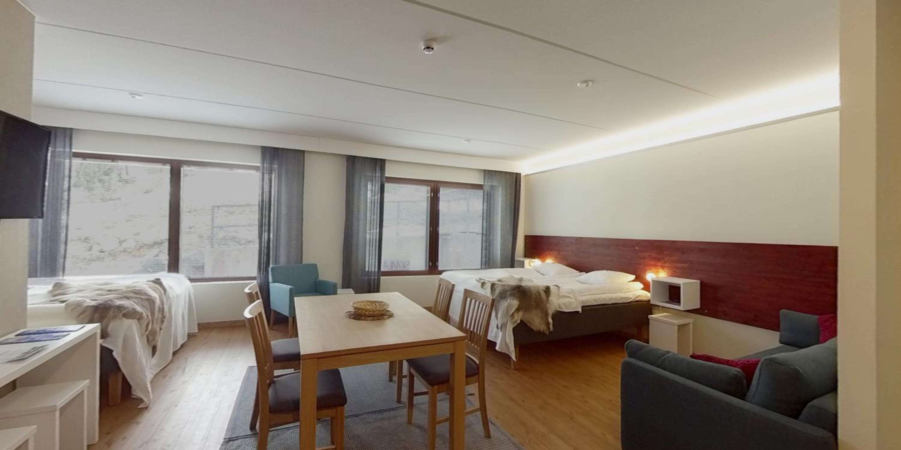 Family Room with Sauna - Photo 4