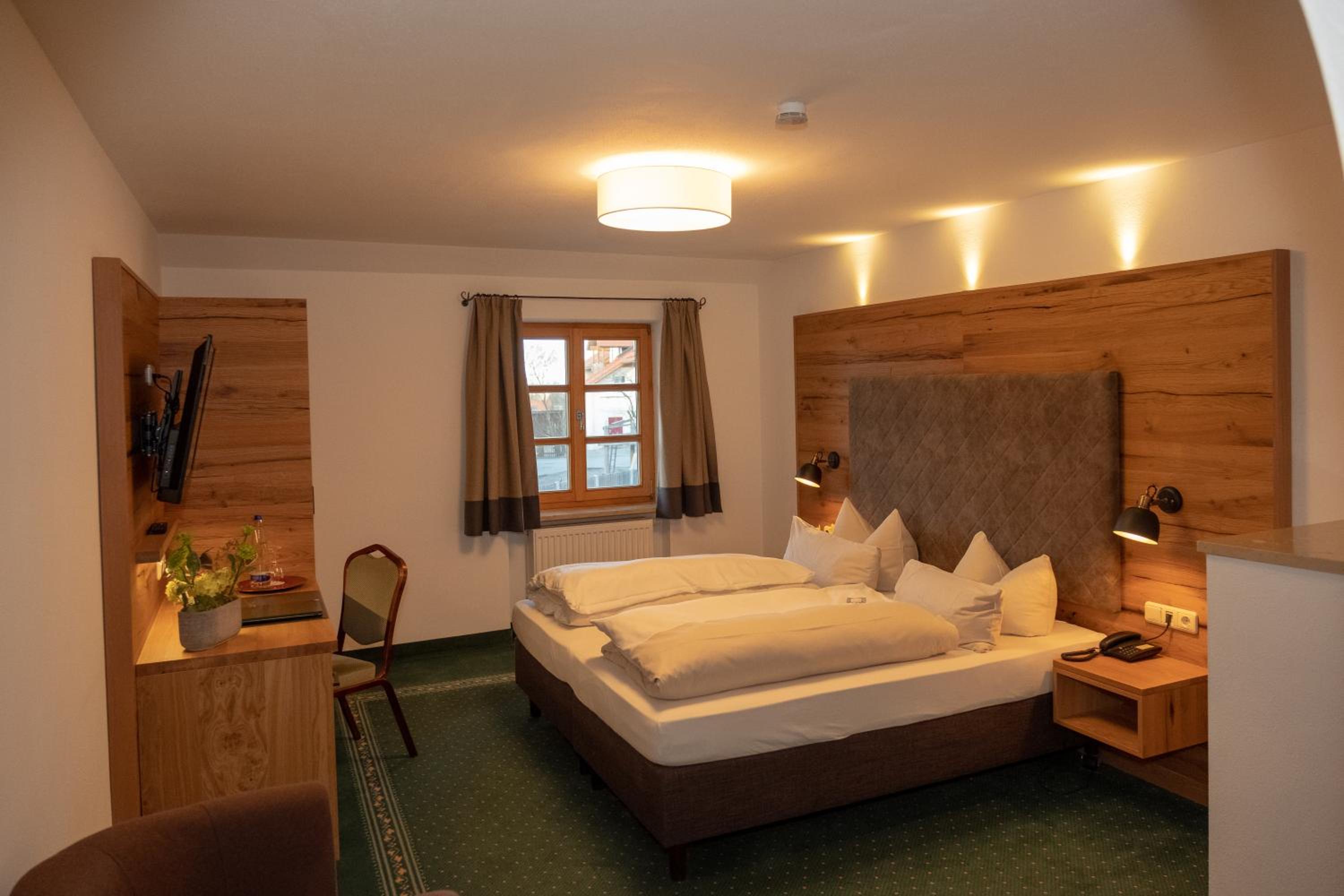Double Room - Photo 6