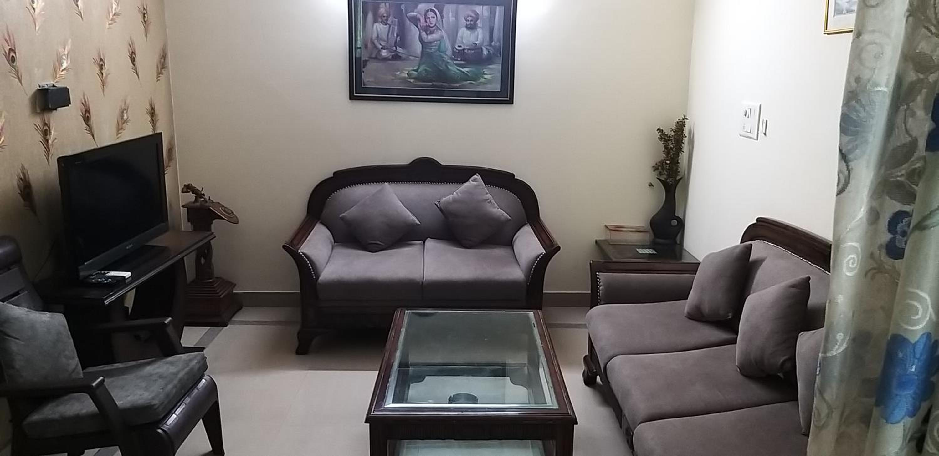 Deluxe Family Suite - Photo 1