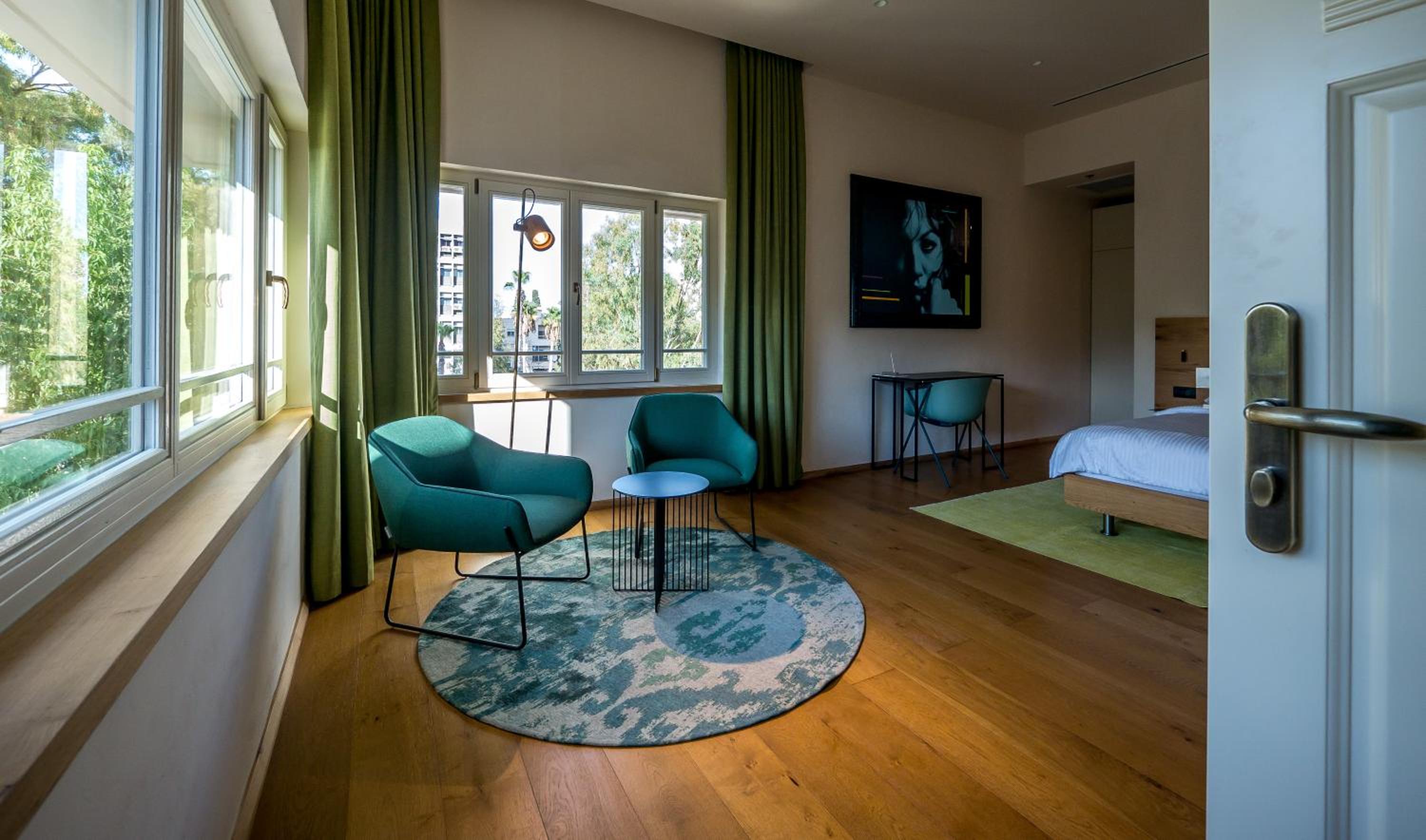 Suite - Photo 3