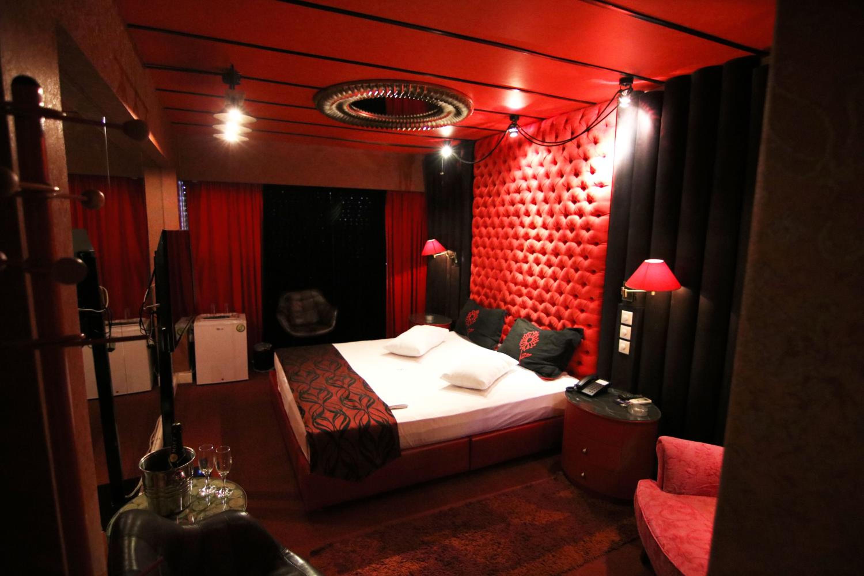 Queen Room with Spa Bath photo 2