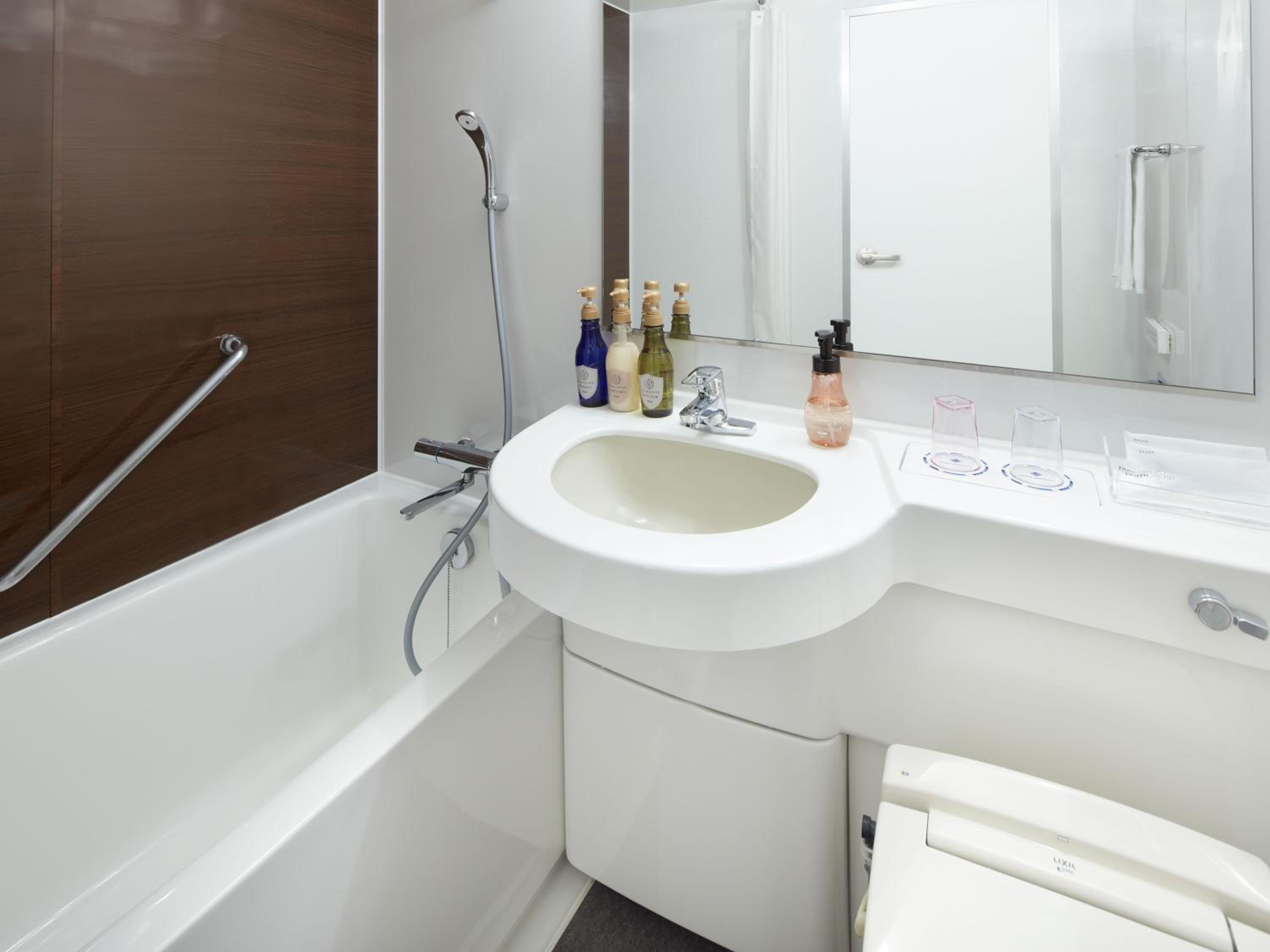 Standard Double Room with Small Double Bed - Non-Smoking - House Keeping is Optional with Additional Cost photo 2