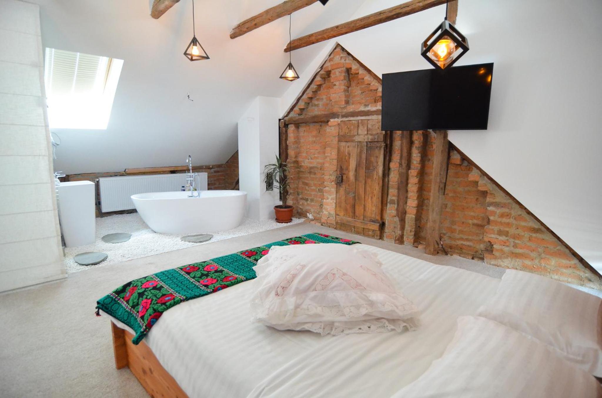 Double Room with Spa Bath photo 2