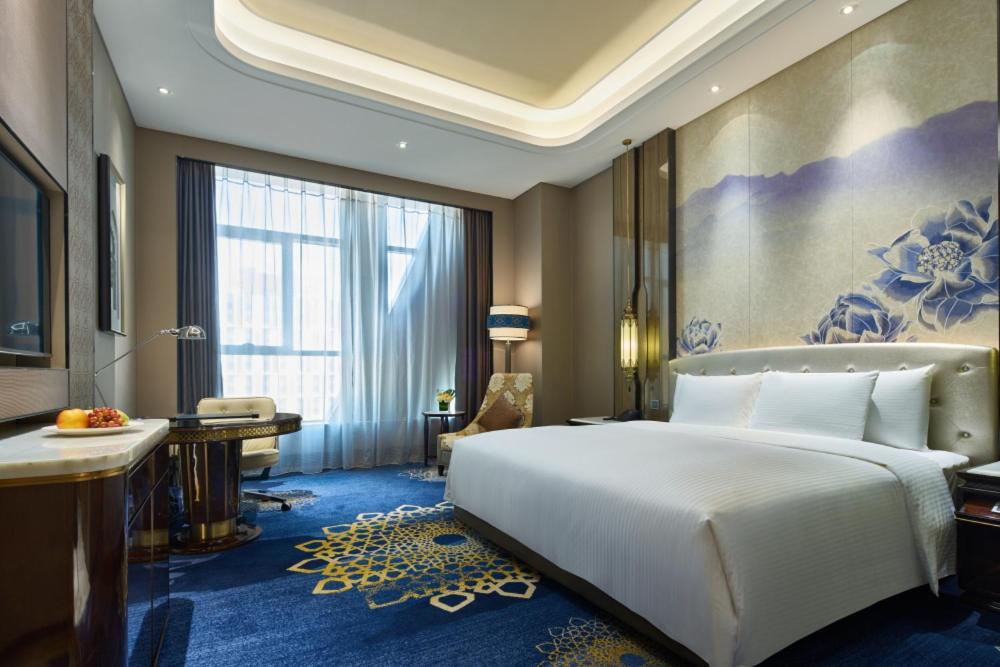 Deluxe King Room photo 3