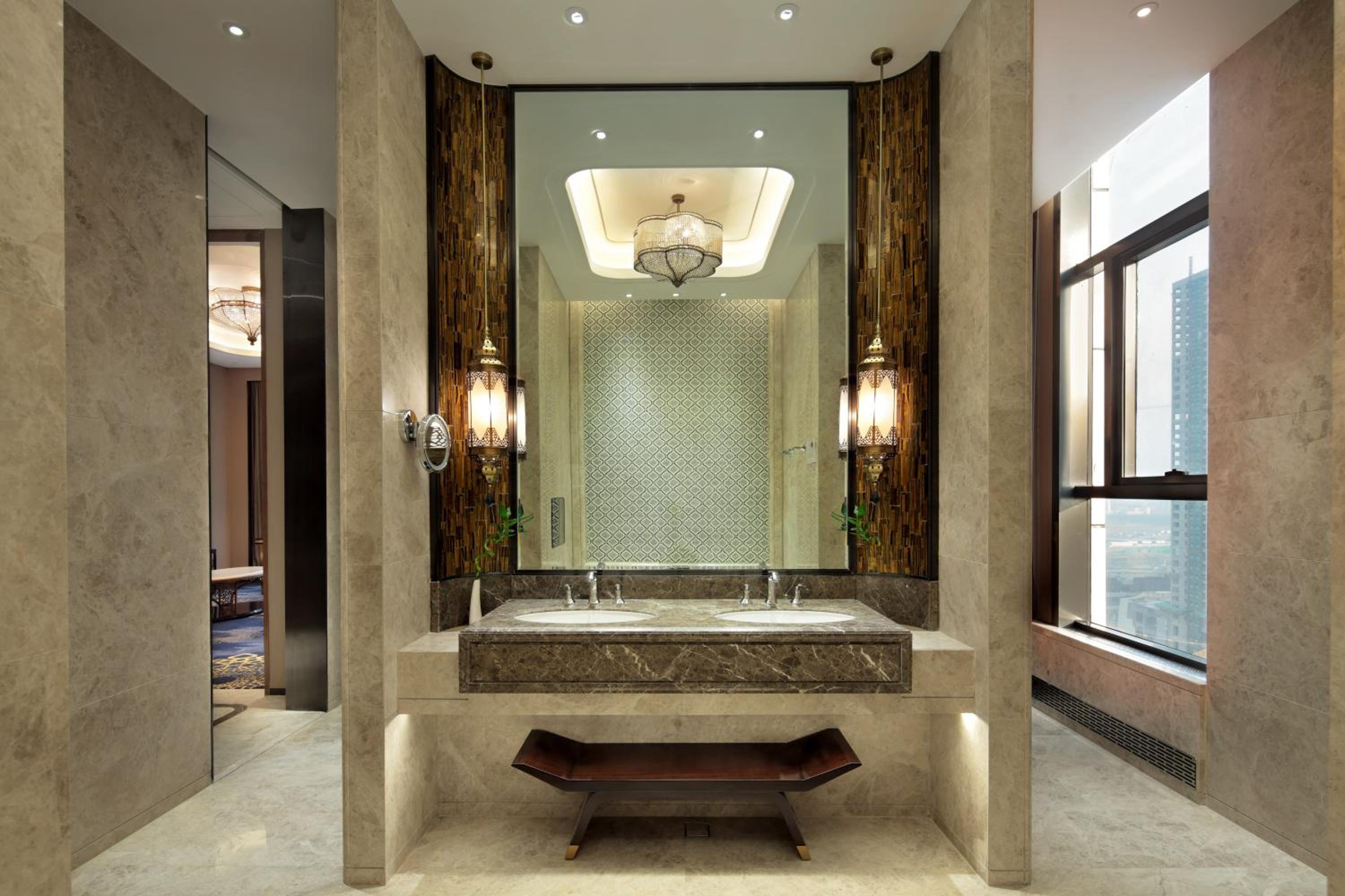 Deluxe Suite photo 2