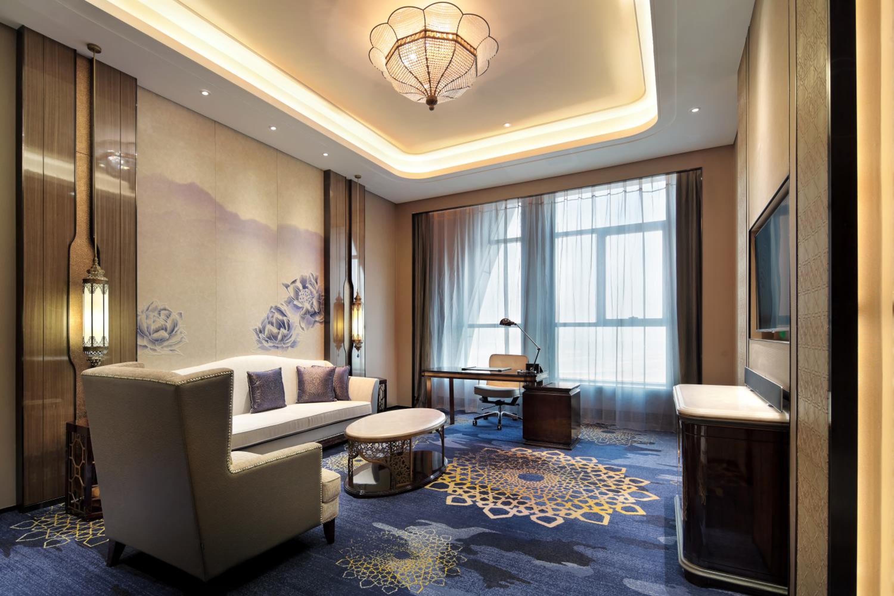 Deluxe Suite photo 1