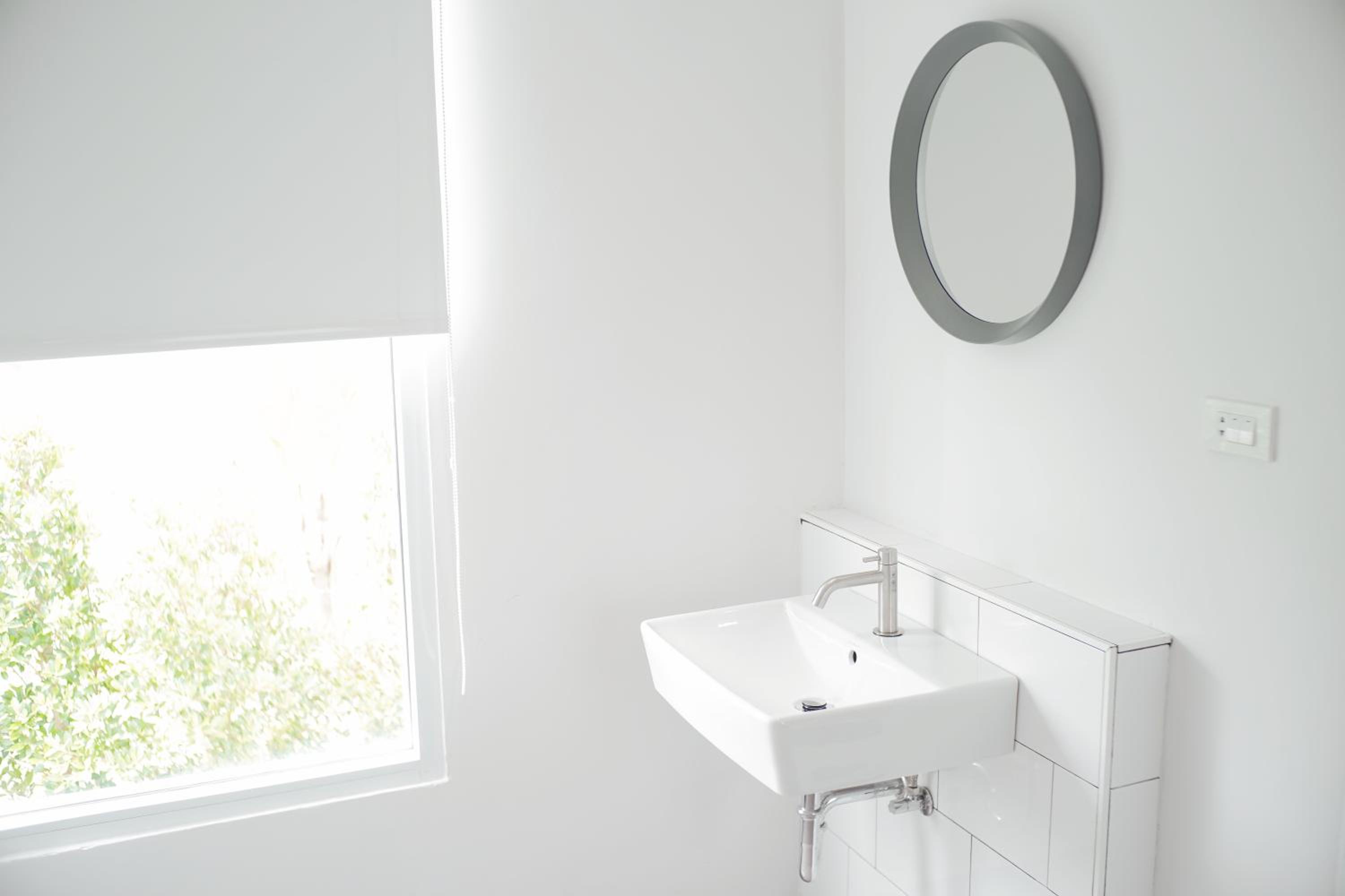 Standard Twin Room - Photo 11