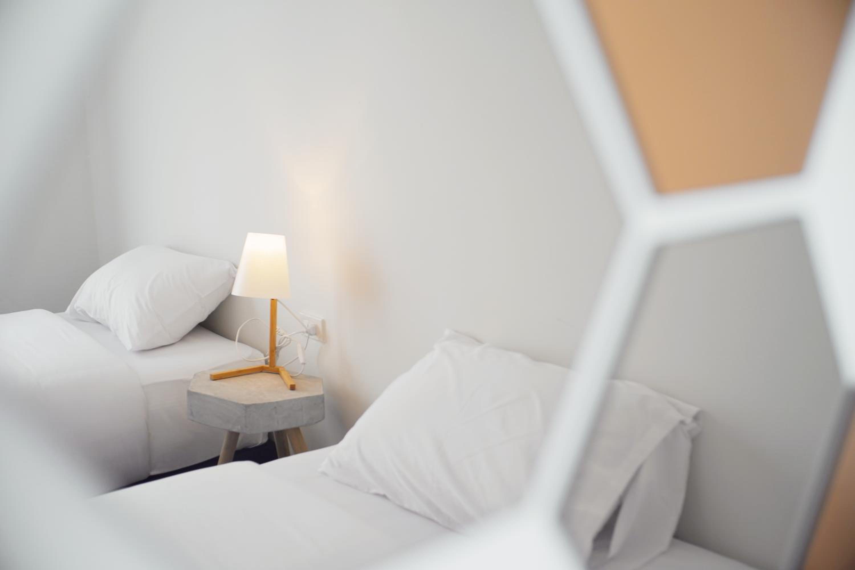 Standard Twin Room - Photo 17