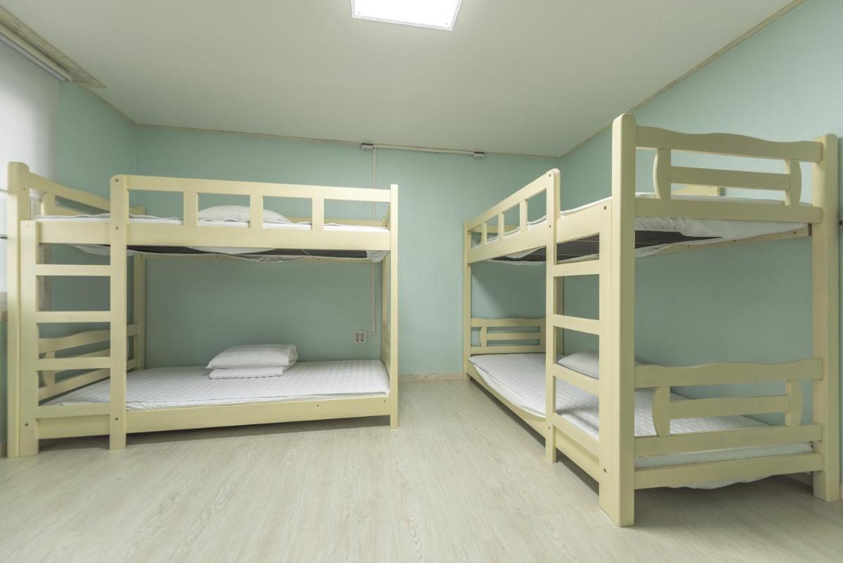 Classic Quadruple Room photo 3