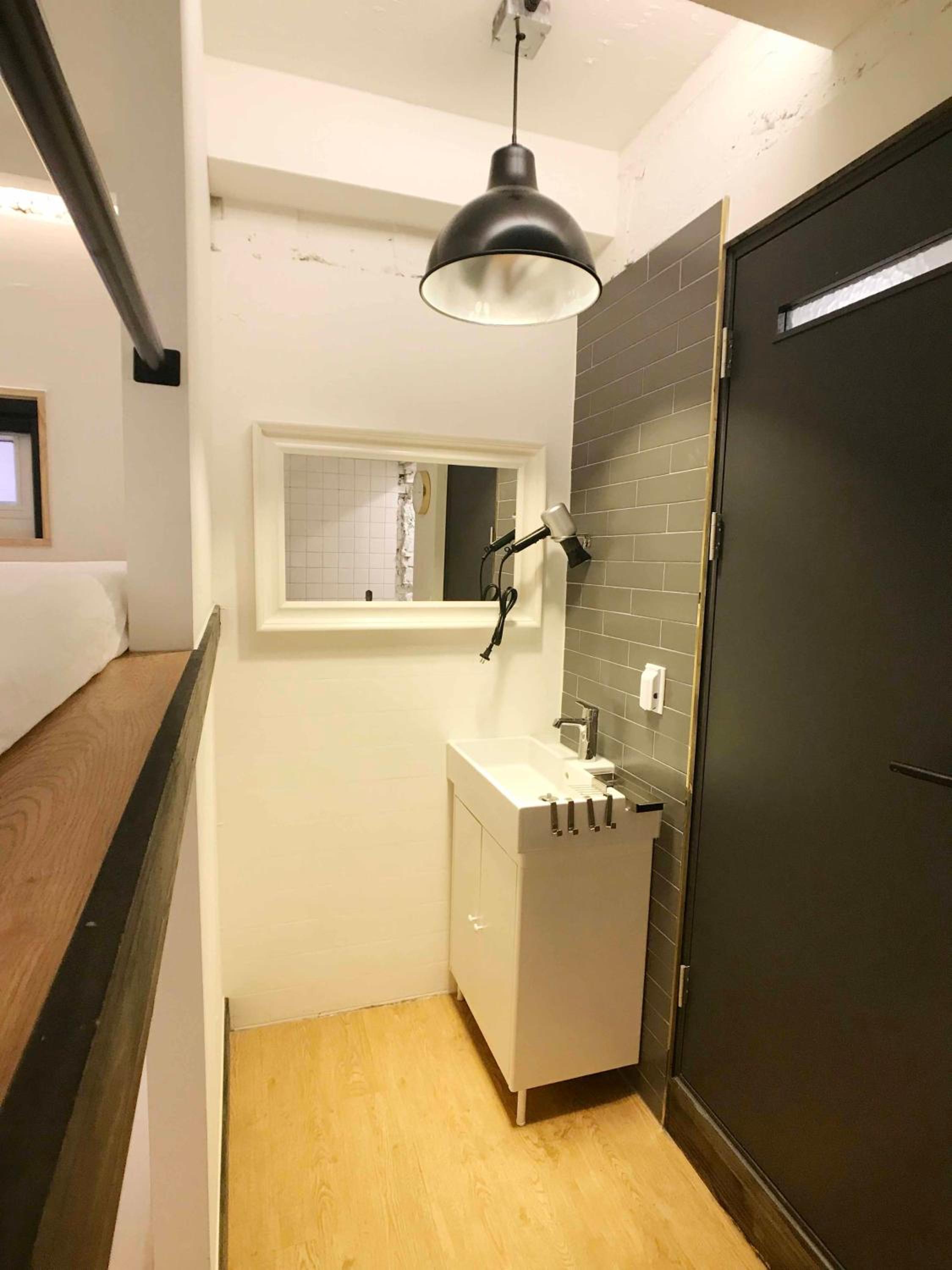 Family Room with Private Bathroom - Photo 2