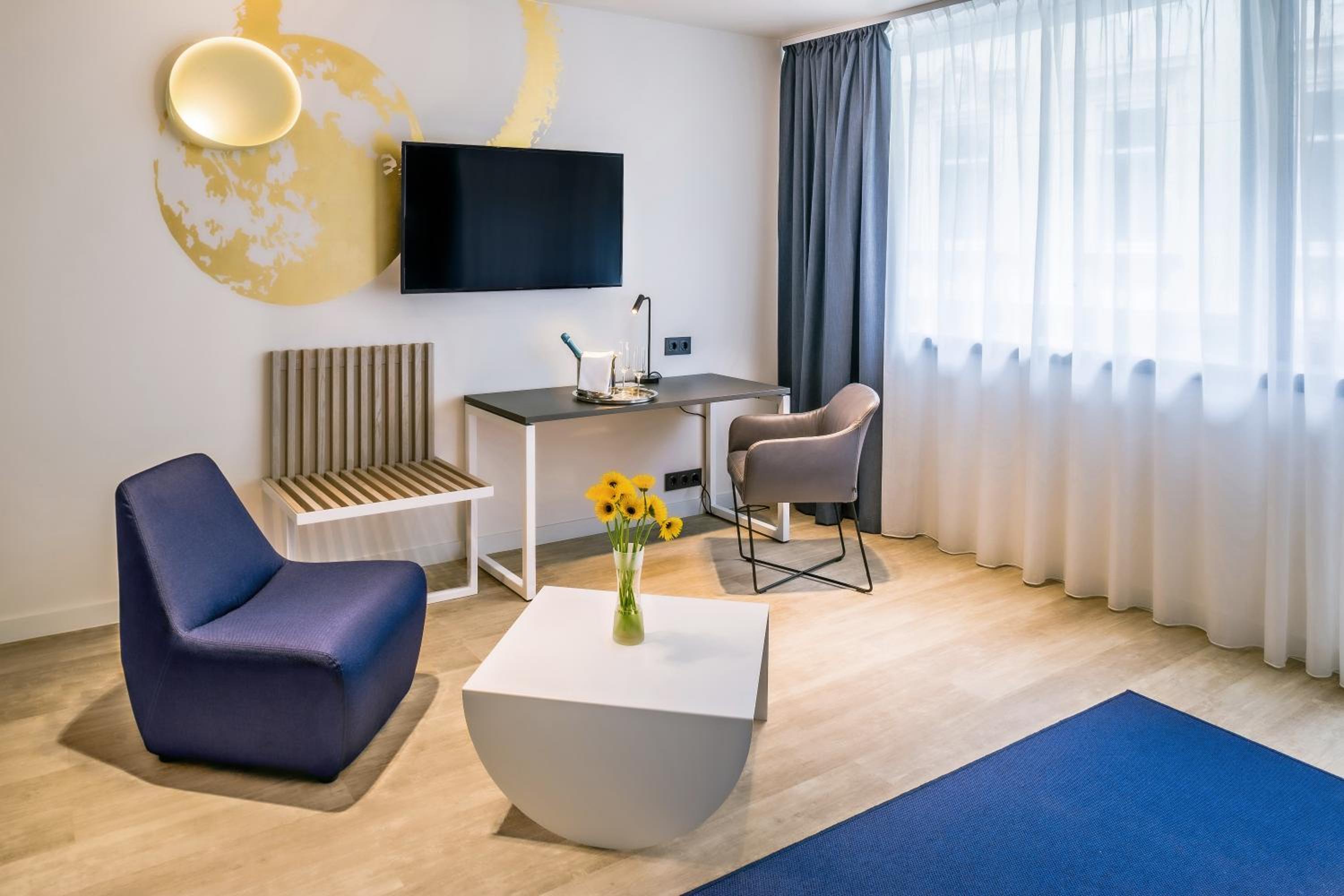 Deluxe Room - Photo 3