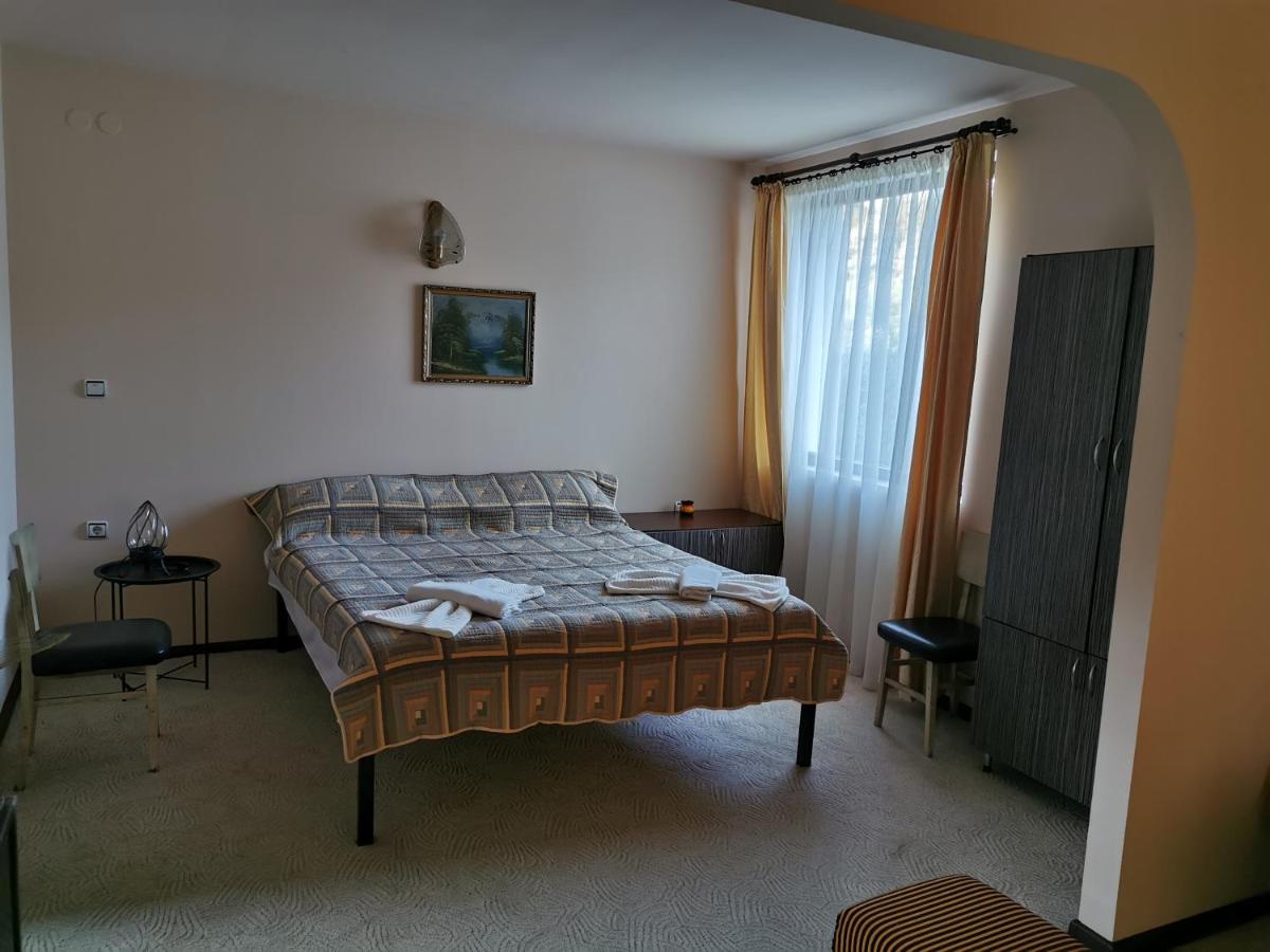 Quadruple Room with Private Bathroom photo 3