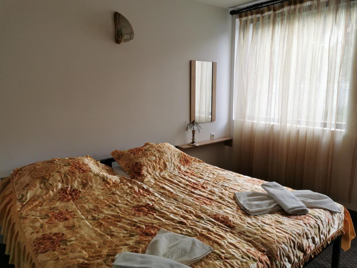 Double Room with Private Bathroom photo 1