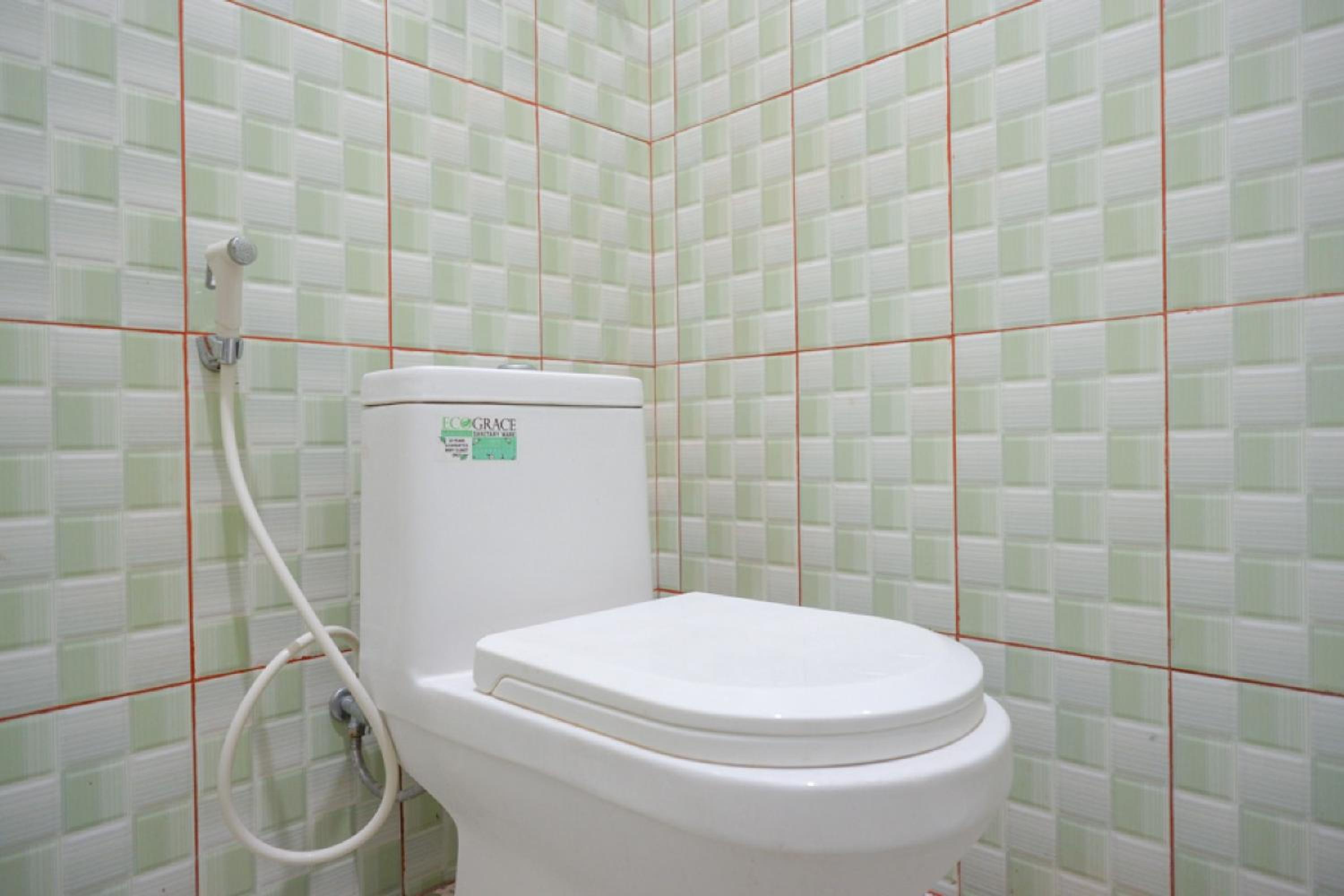 Twin Room - Photo 12
