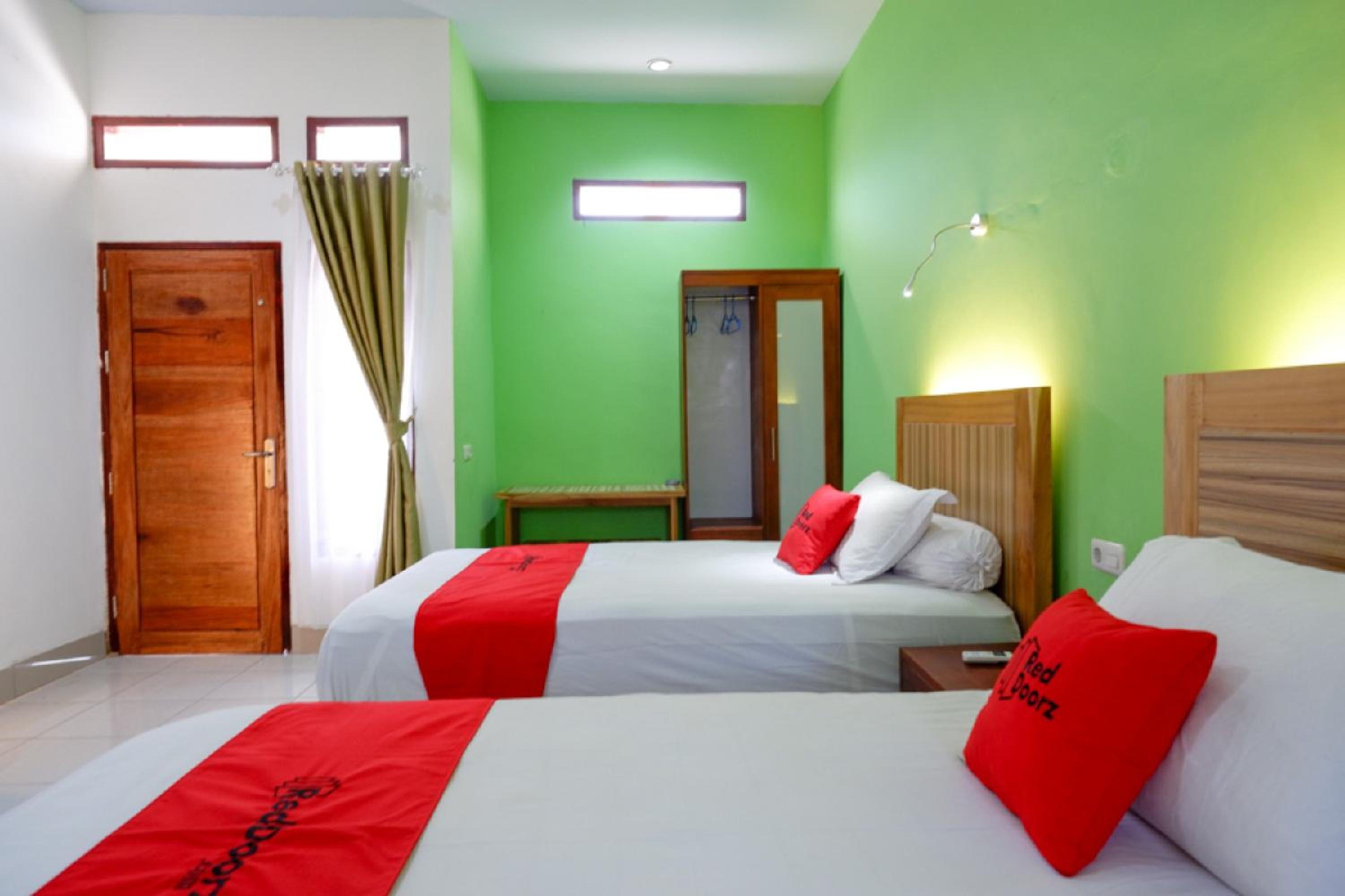 Twin Room - Photo 10