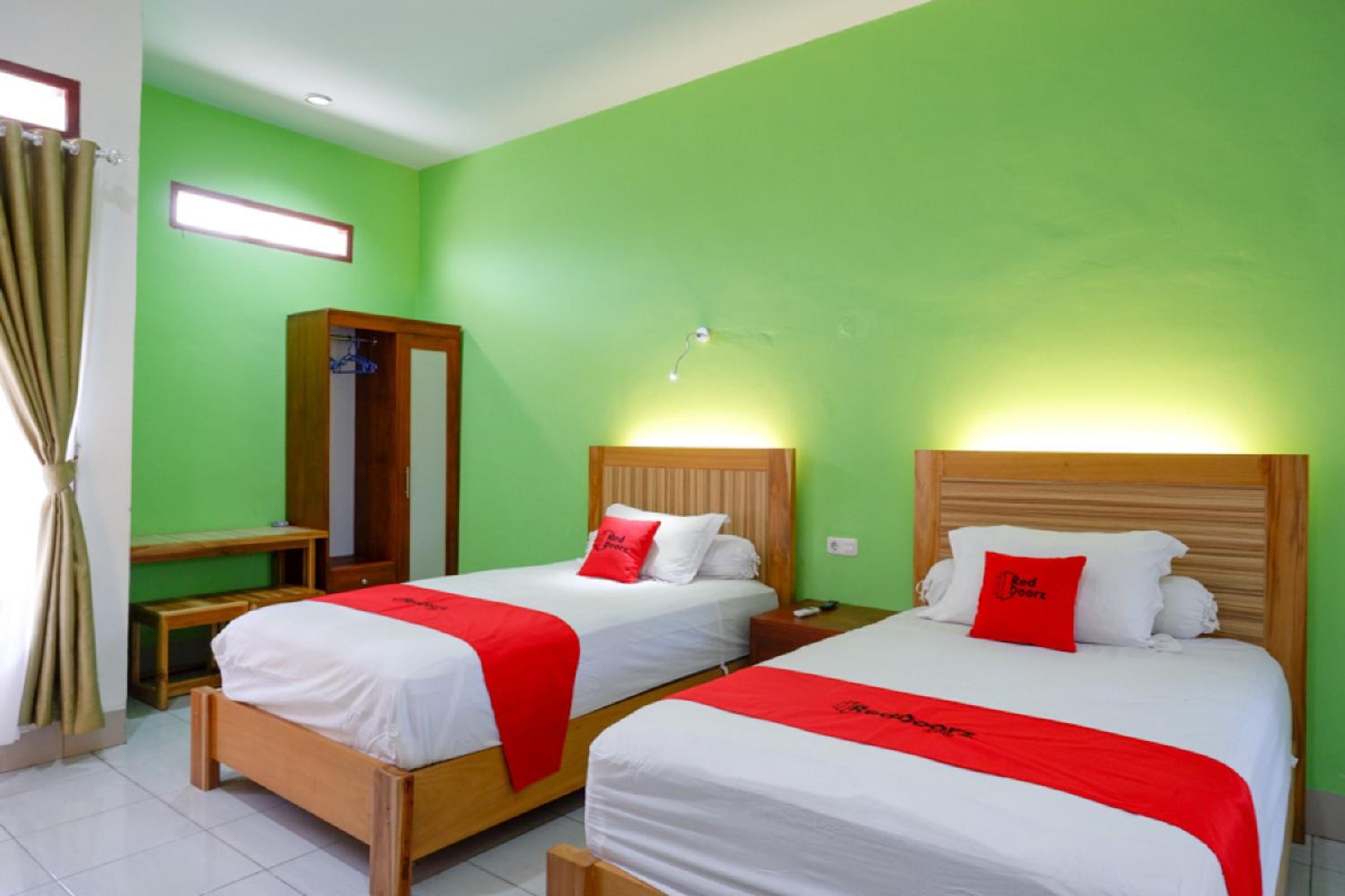 Twin Room - Photo 8