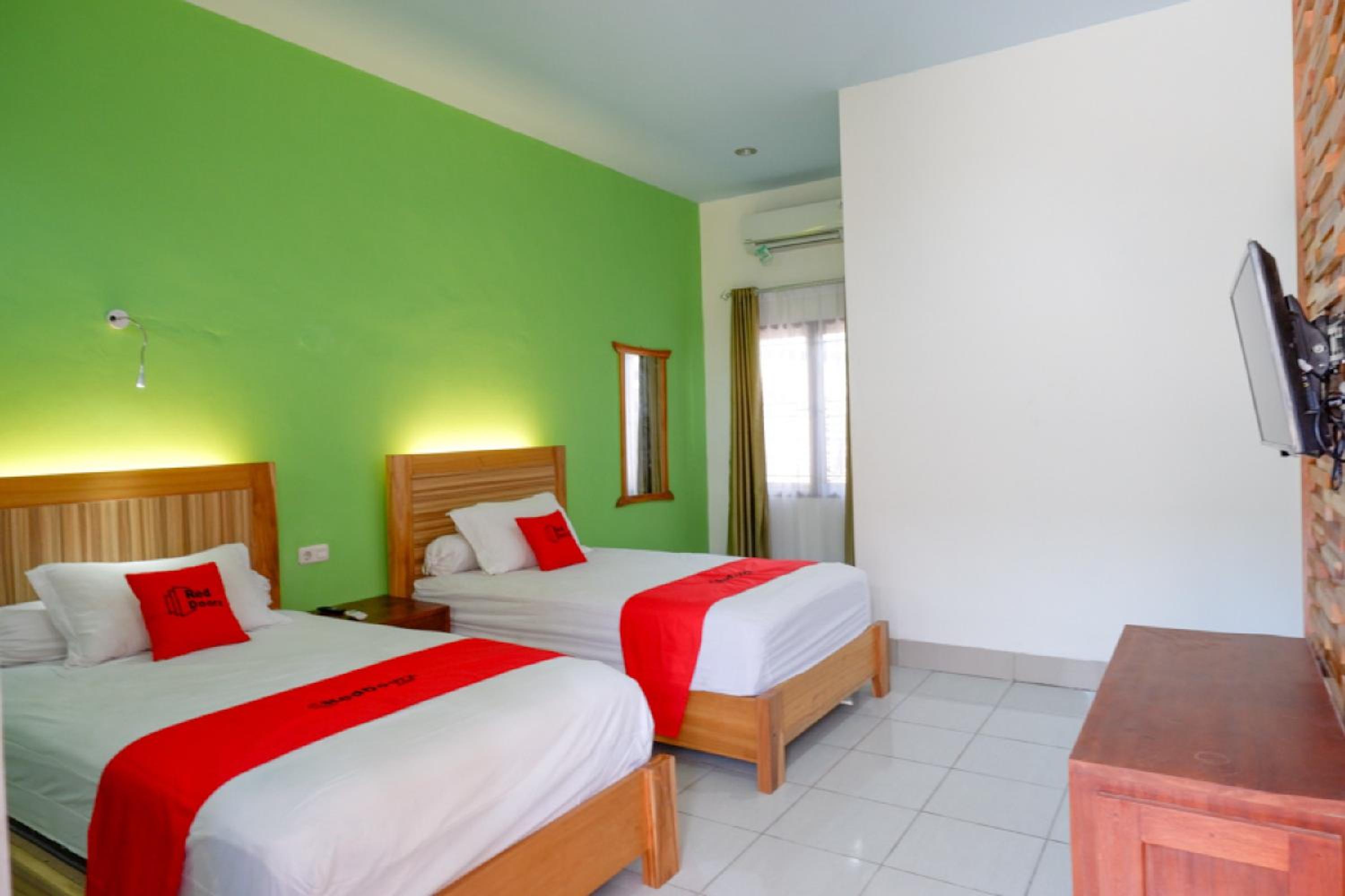 Twin Room - Photo 2