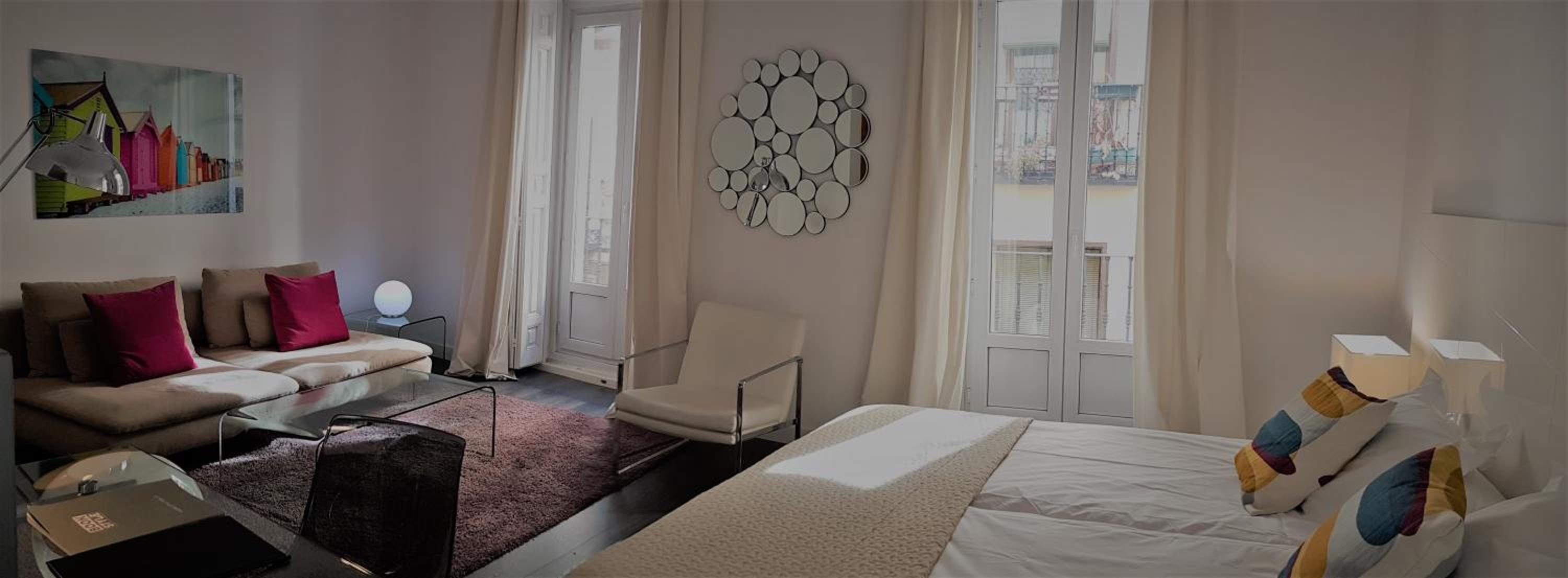 One-Bedroom Apartment - Photo 7