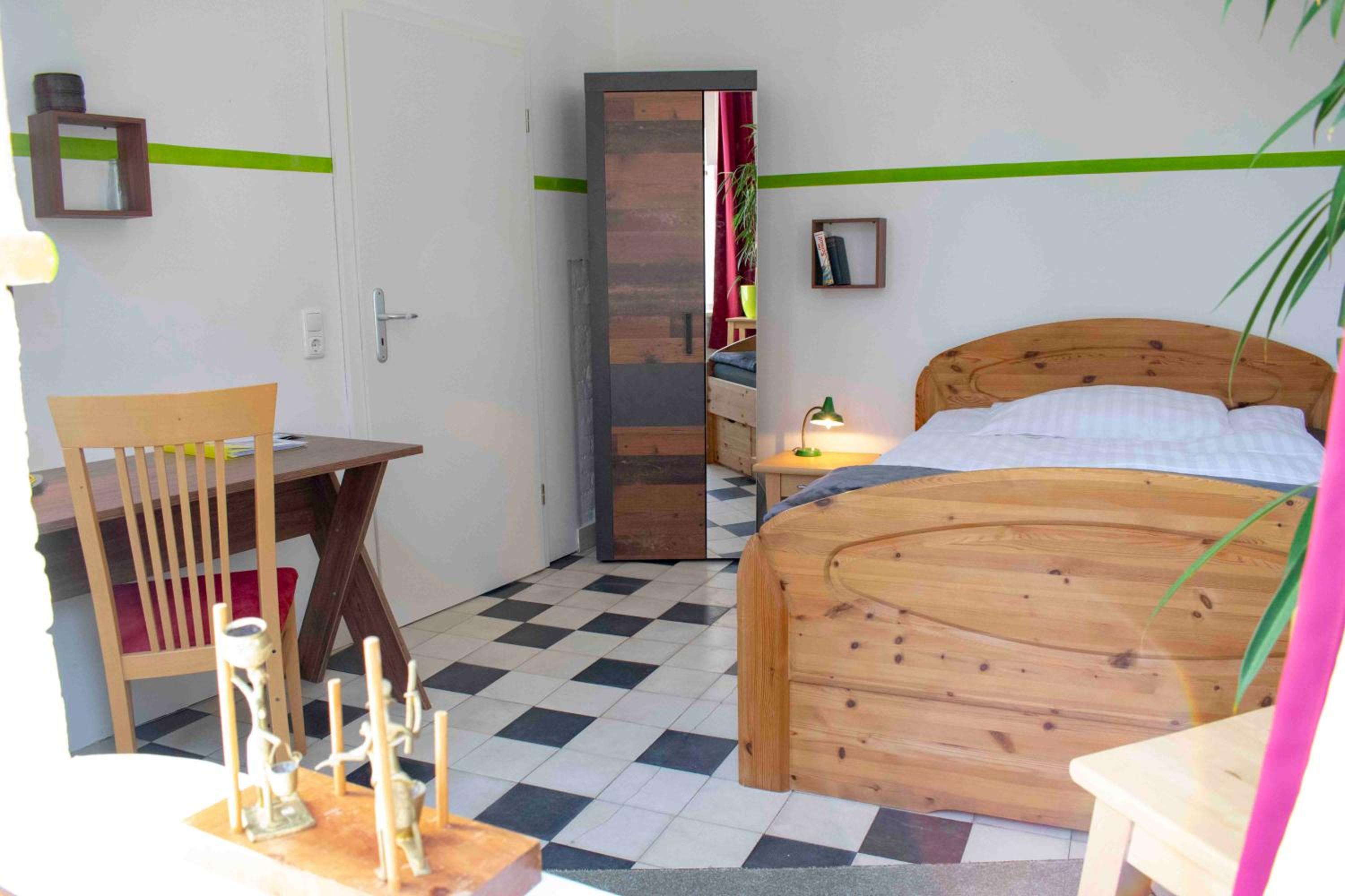 Single Room with Shared Bathroom photo 1