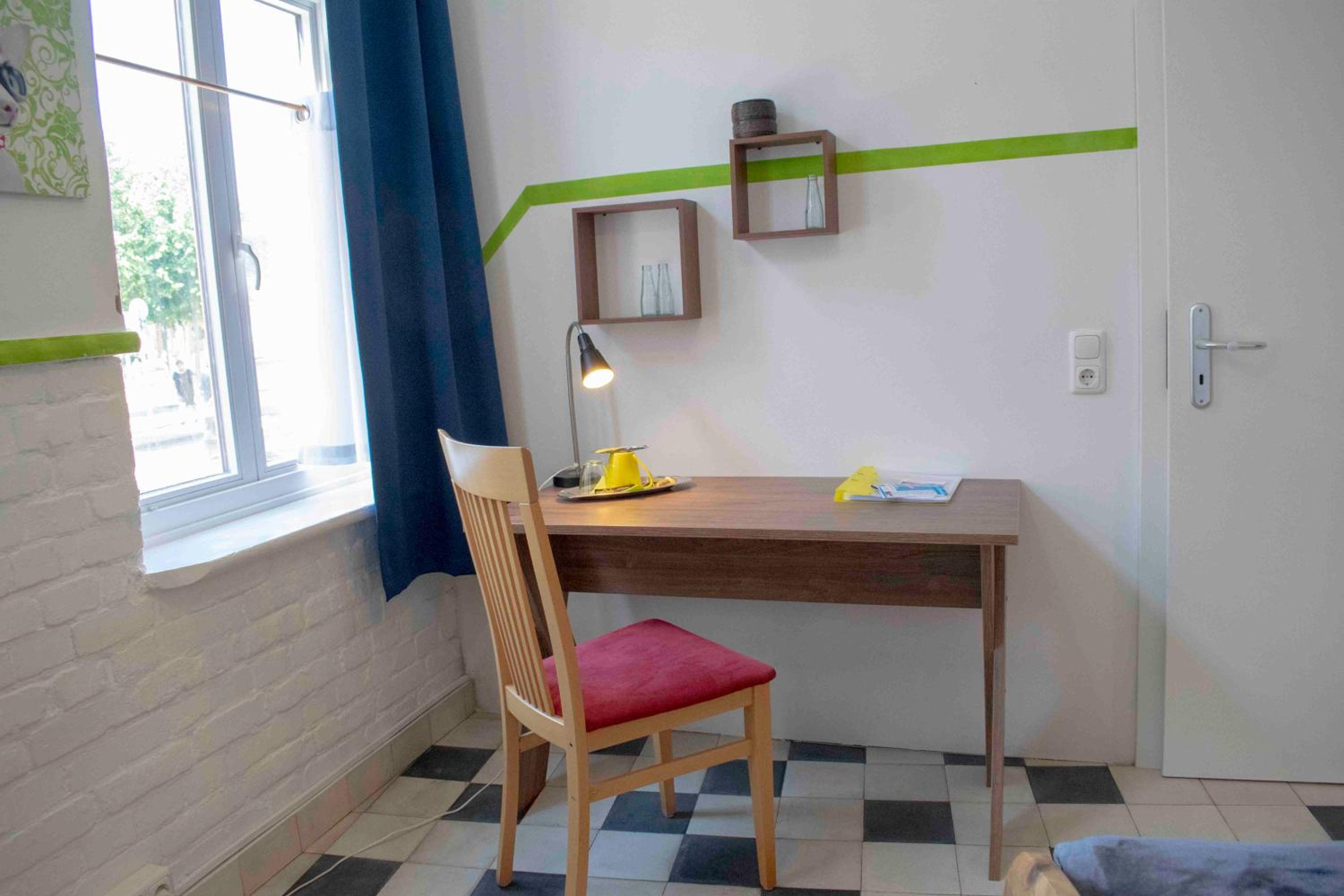 Single Room with Shared Bathroom photo 2