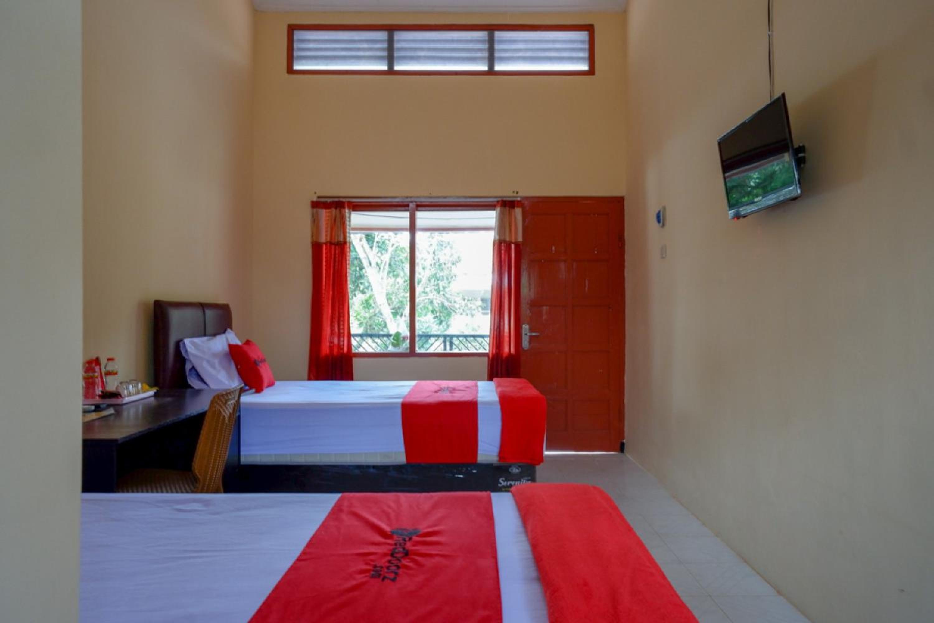 Twin Room - Photo 9
