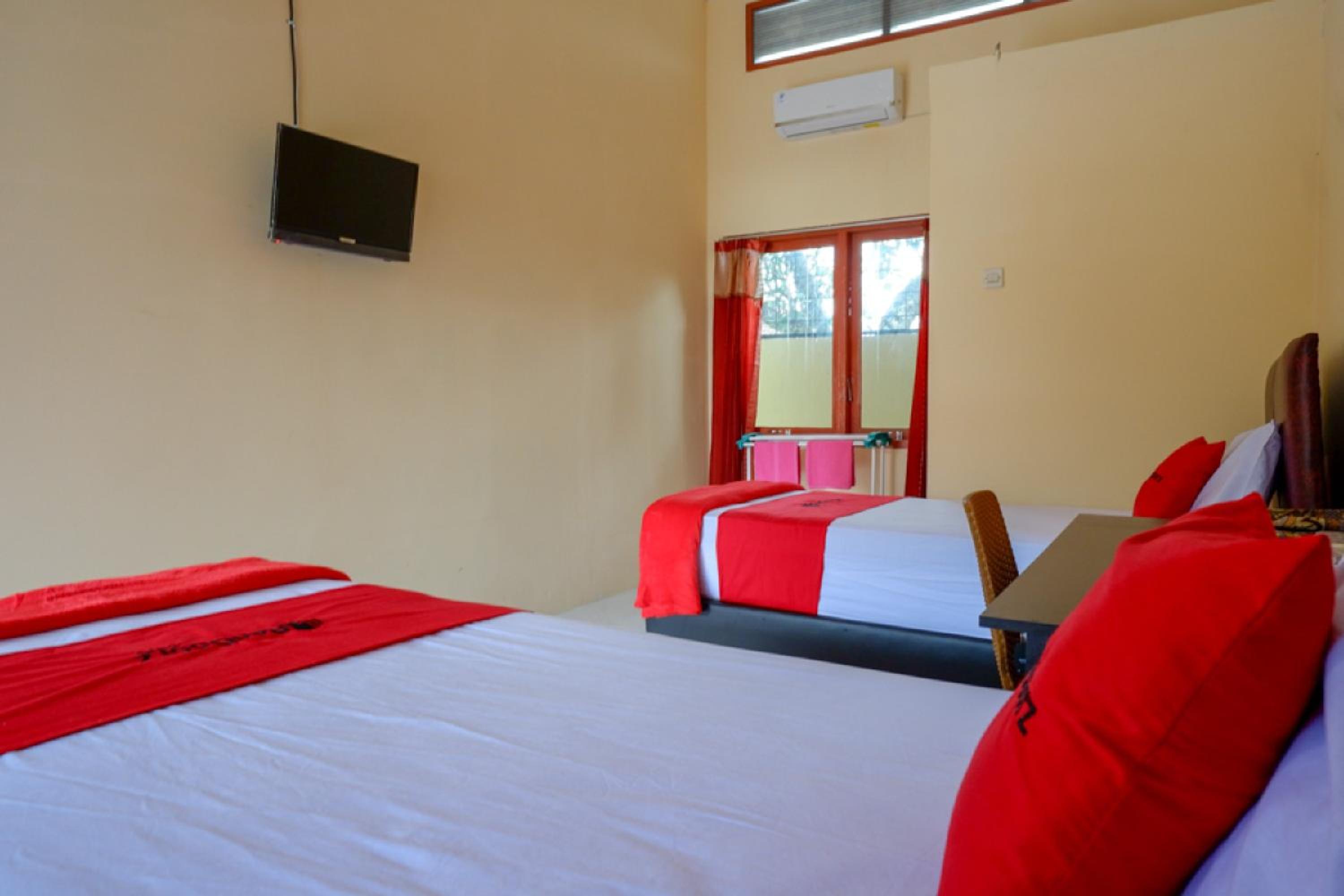 Twin Room - Photo 5