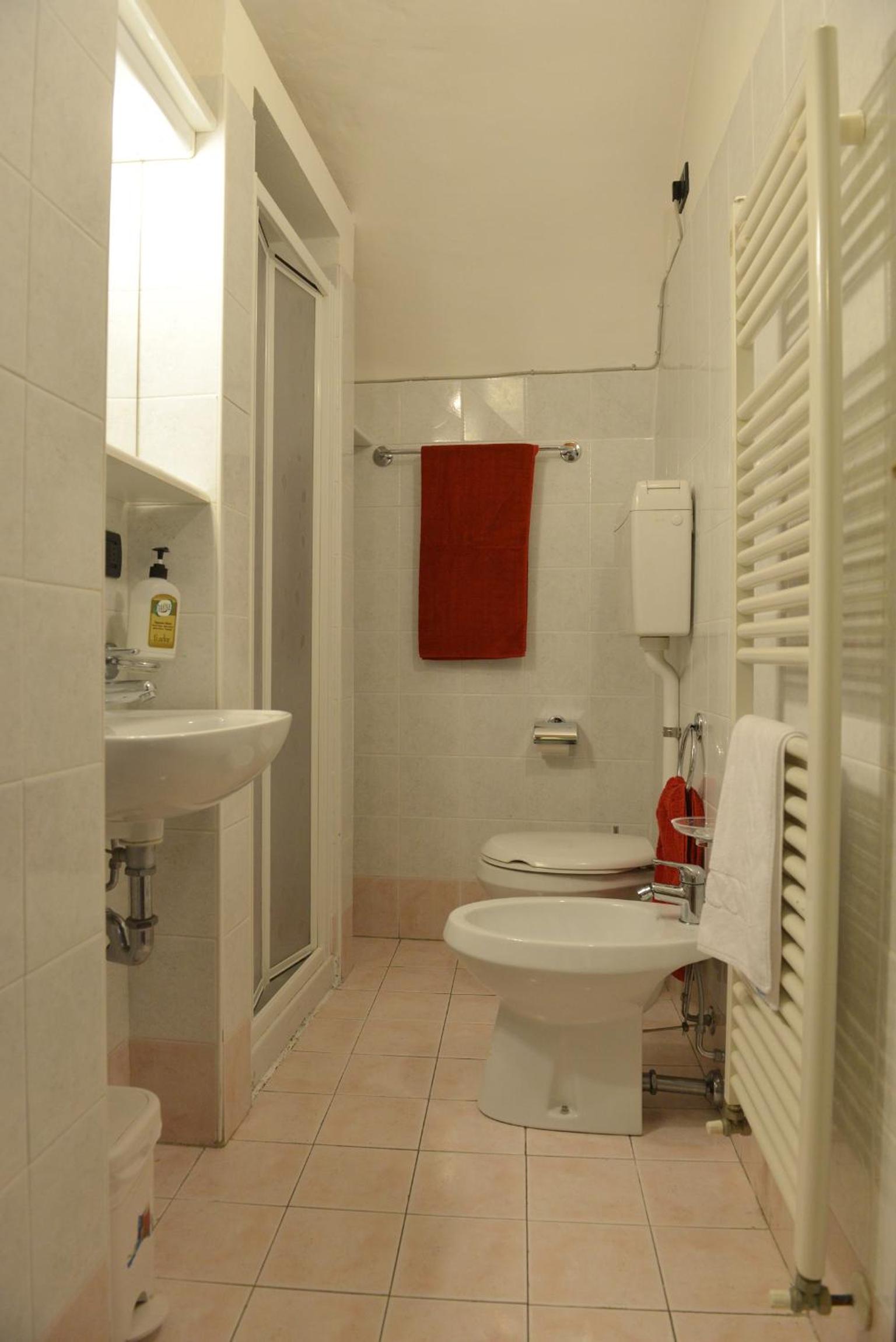 Double Room with Private External Bathroom - Annex photo 3