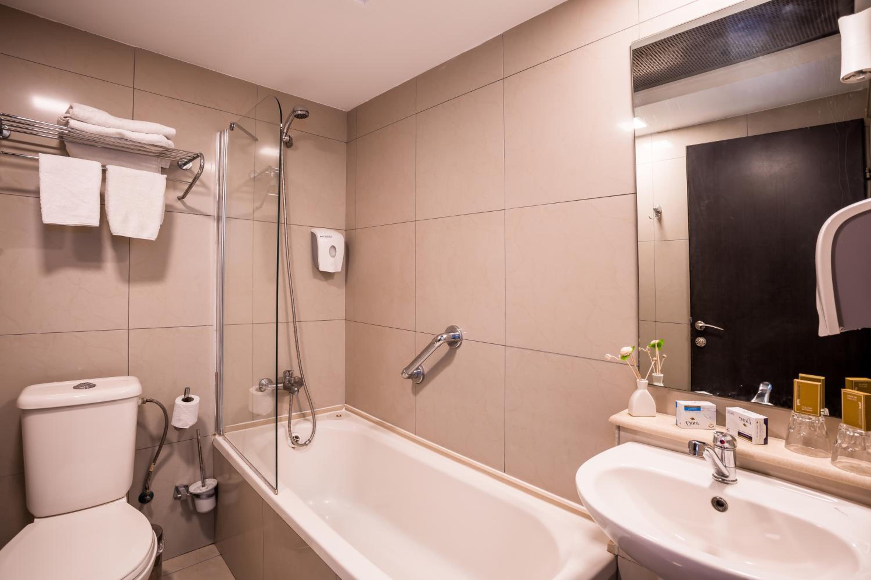 Superior Double or Twin Room - Photo 8