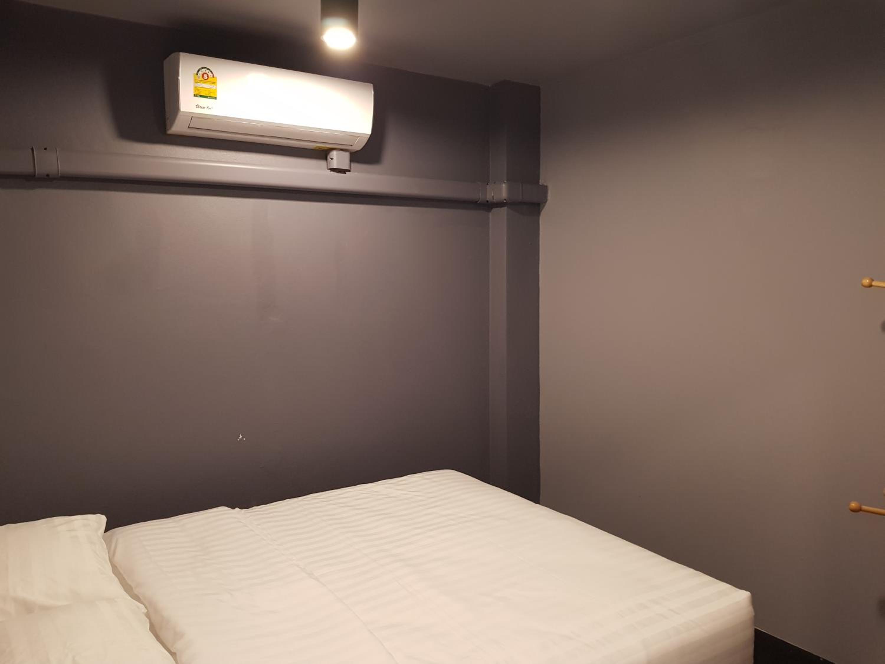 Single Room photo 3