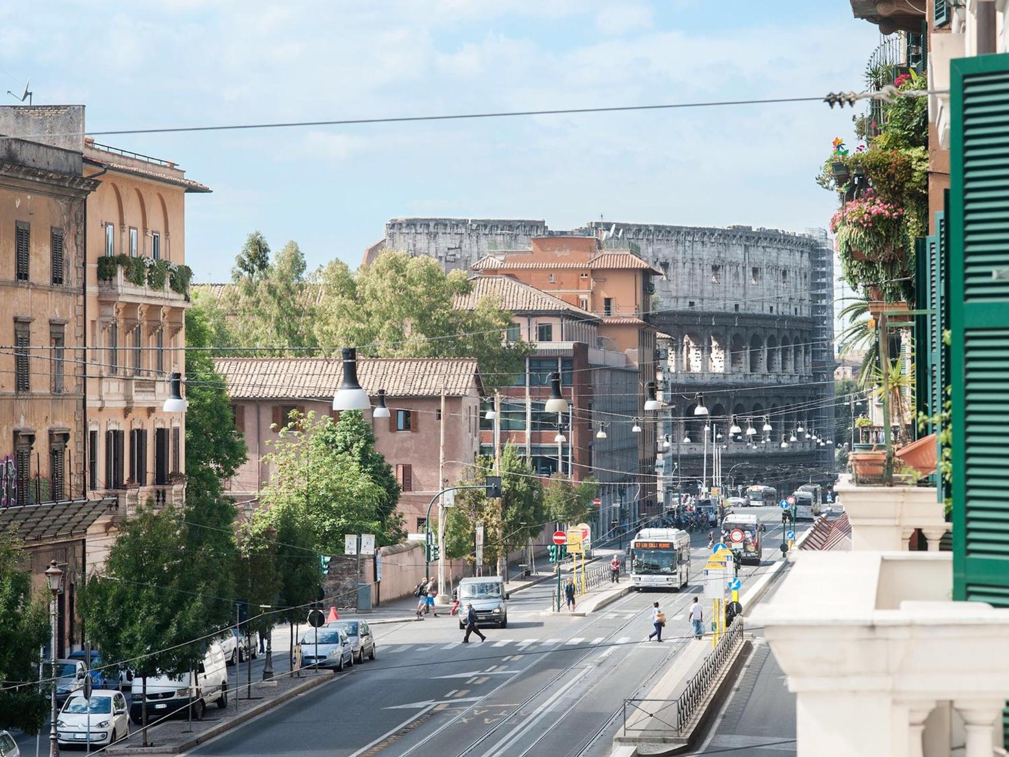 Deluxe Studio with Coliseum View photo 3