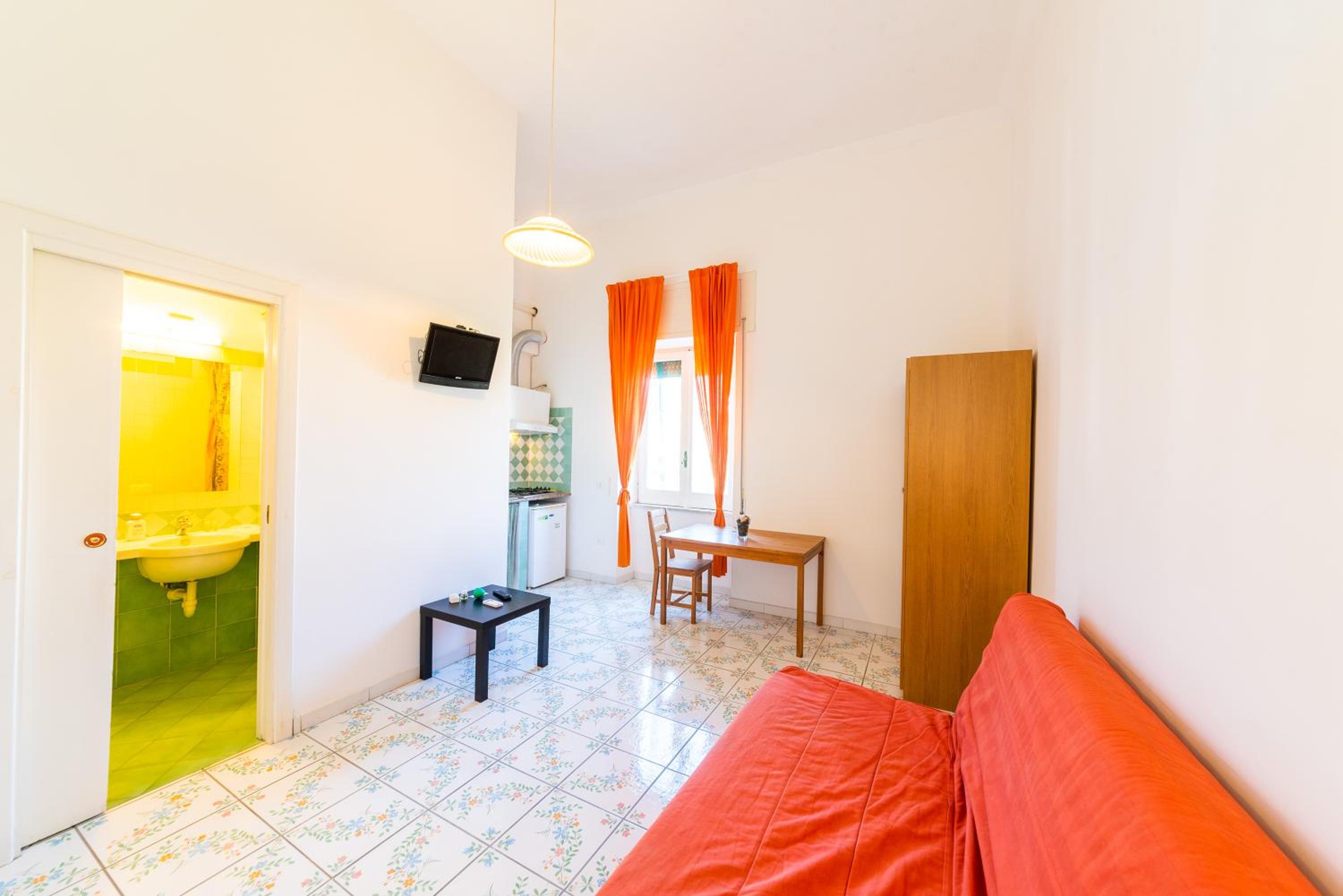 Studio (2 Adults)