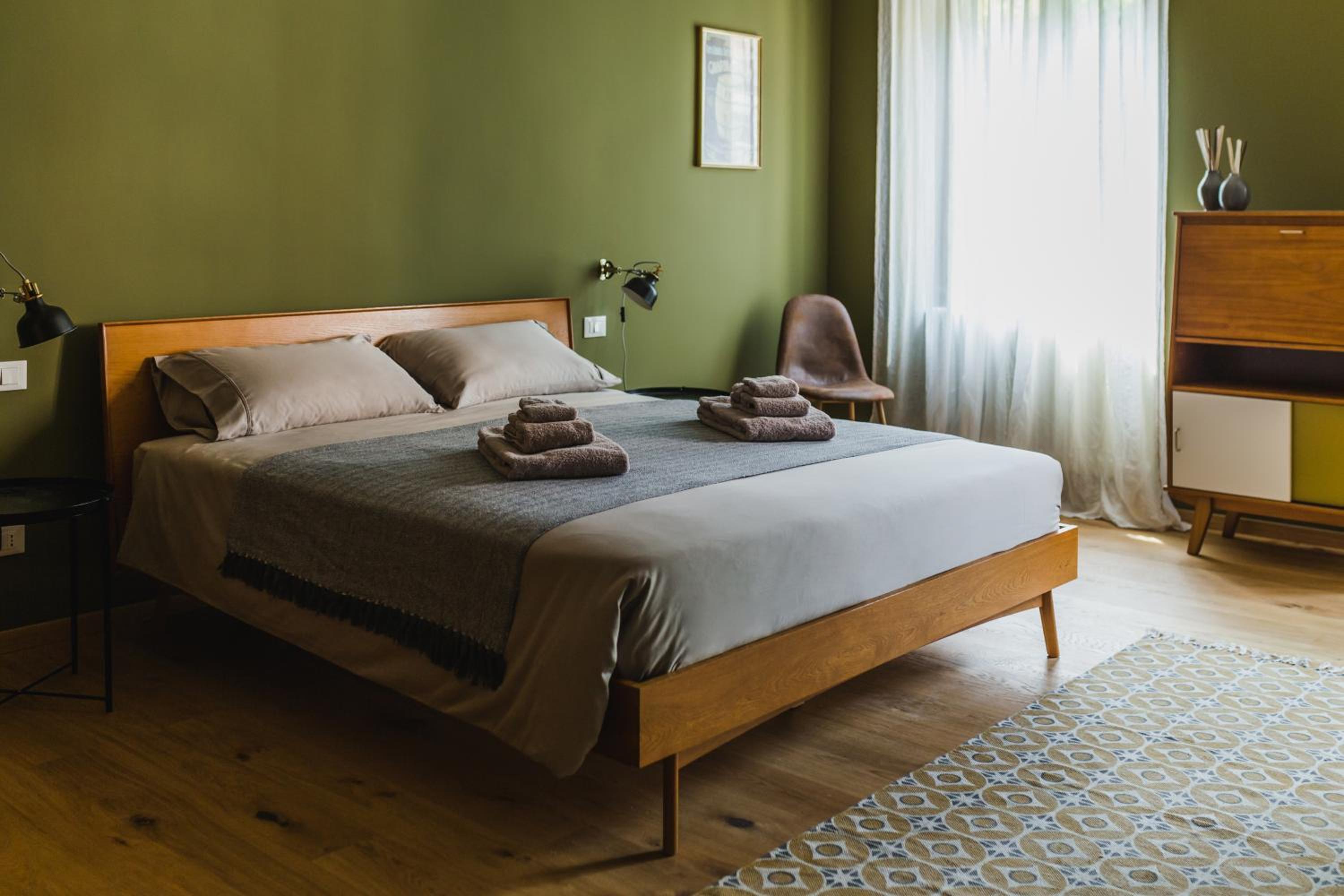 Large Double Room And Private External Bathroom