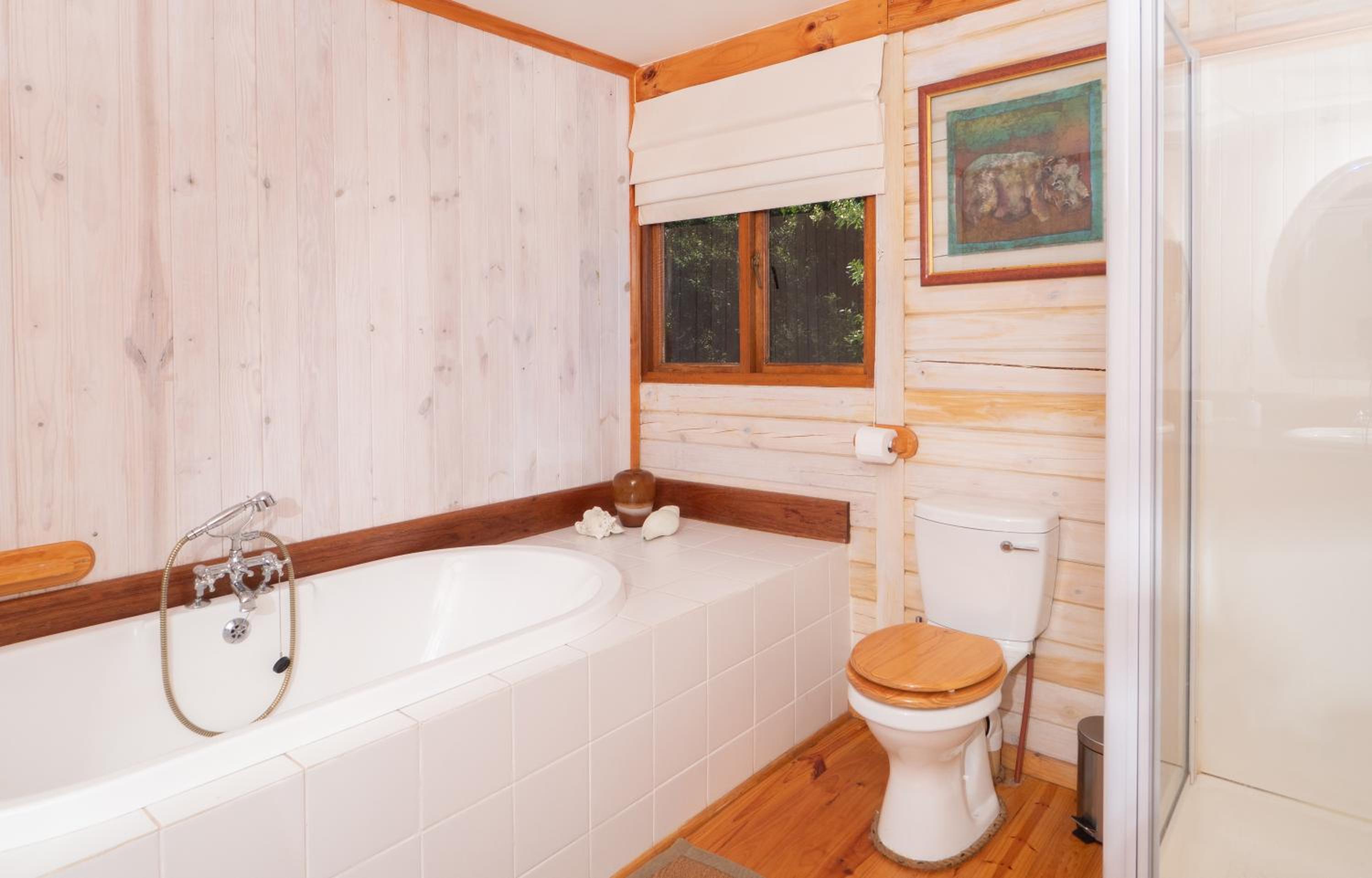 Four-Bedroom House - Photo 22