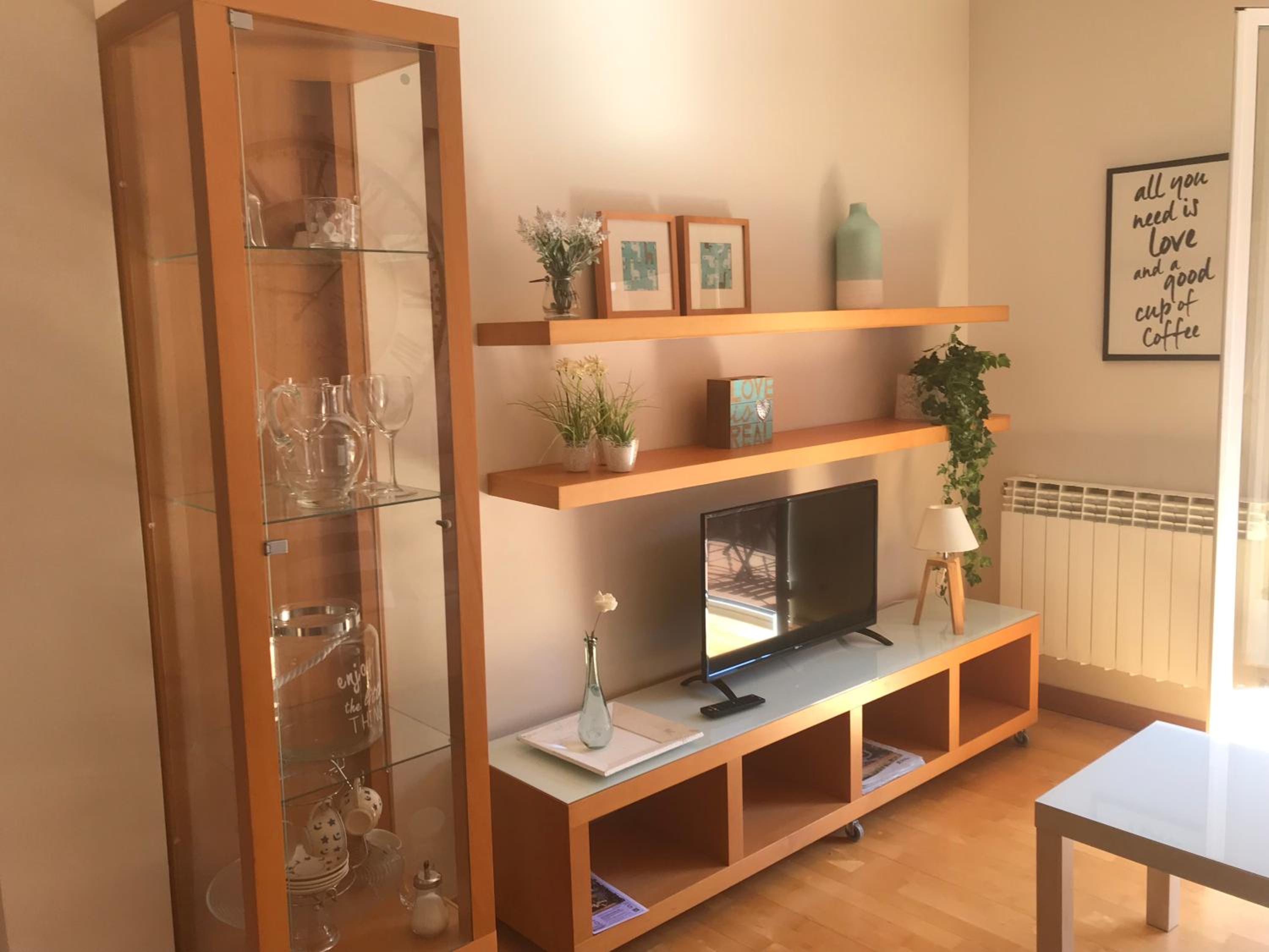 Apartment with Balcony - Photo 8