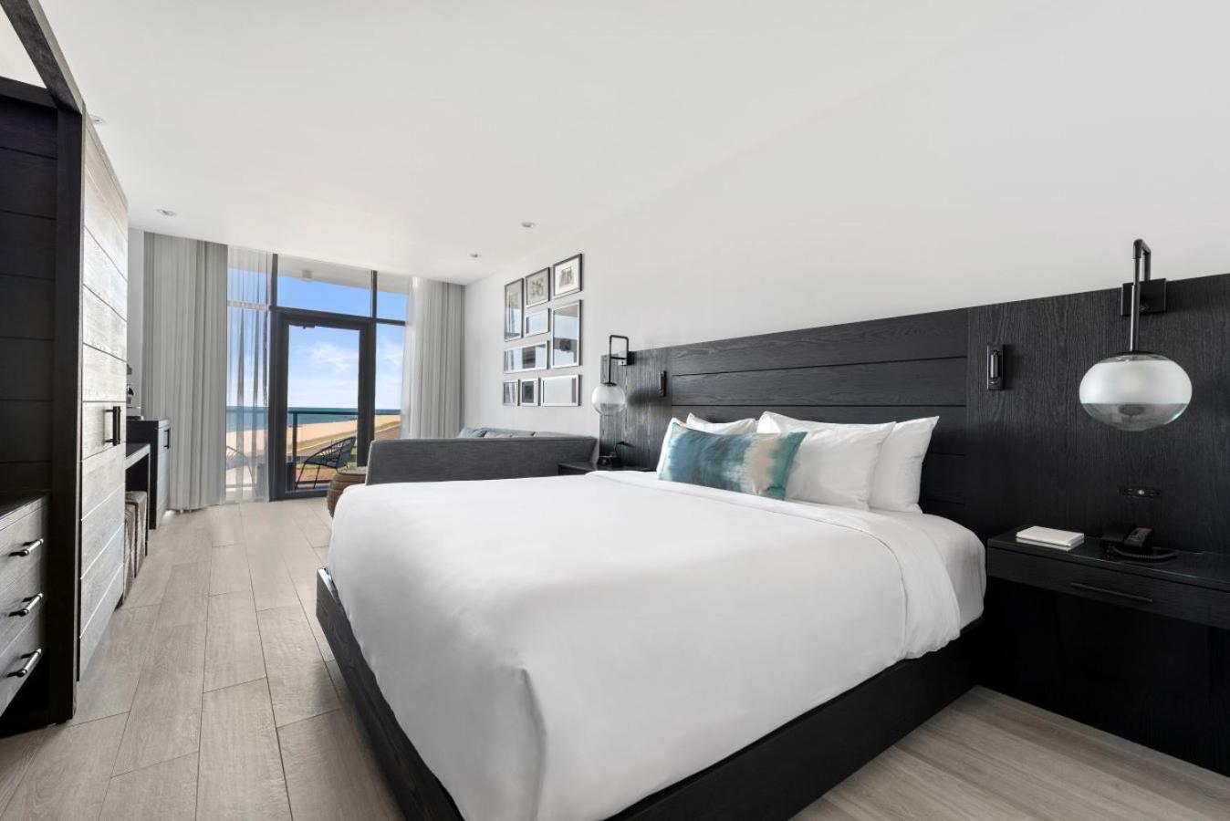 Deluxe Suite with Sea View photo 2