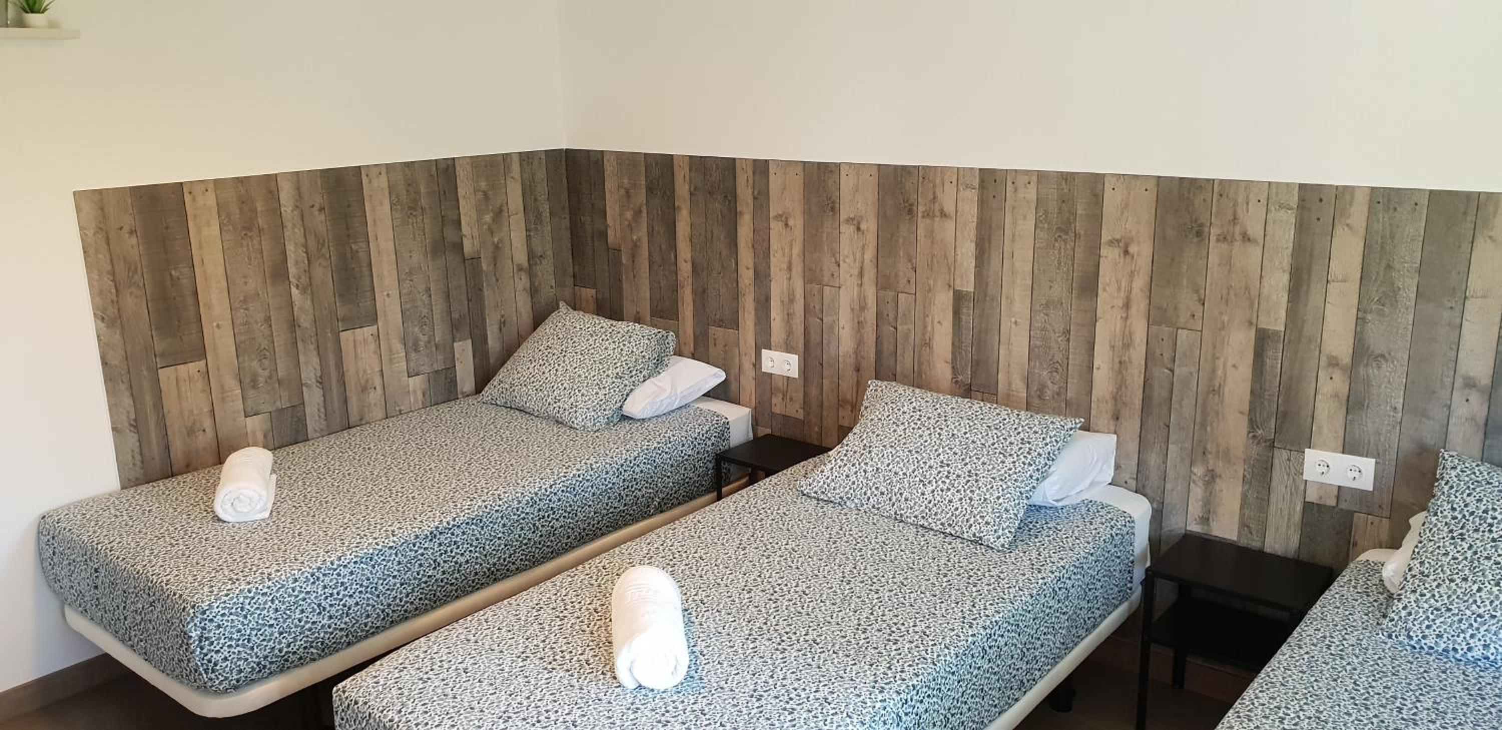 Standard Triple Room - Photo 8