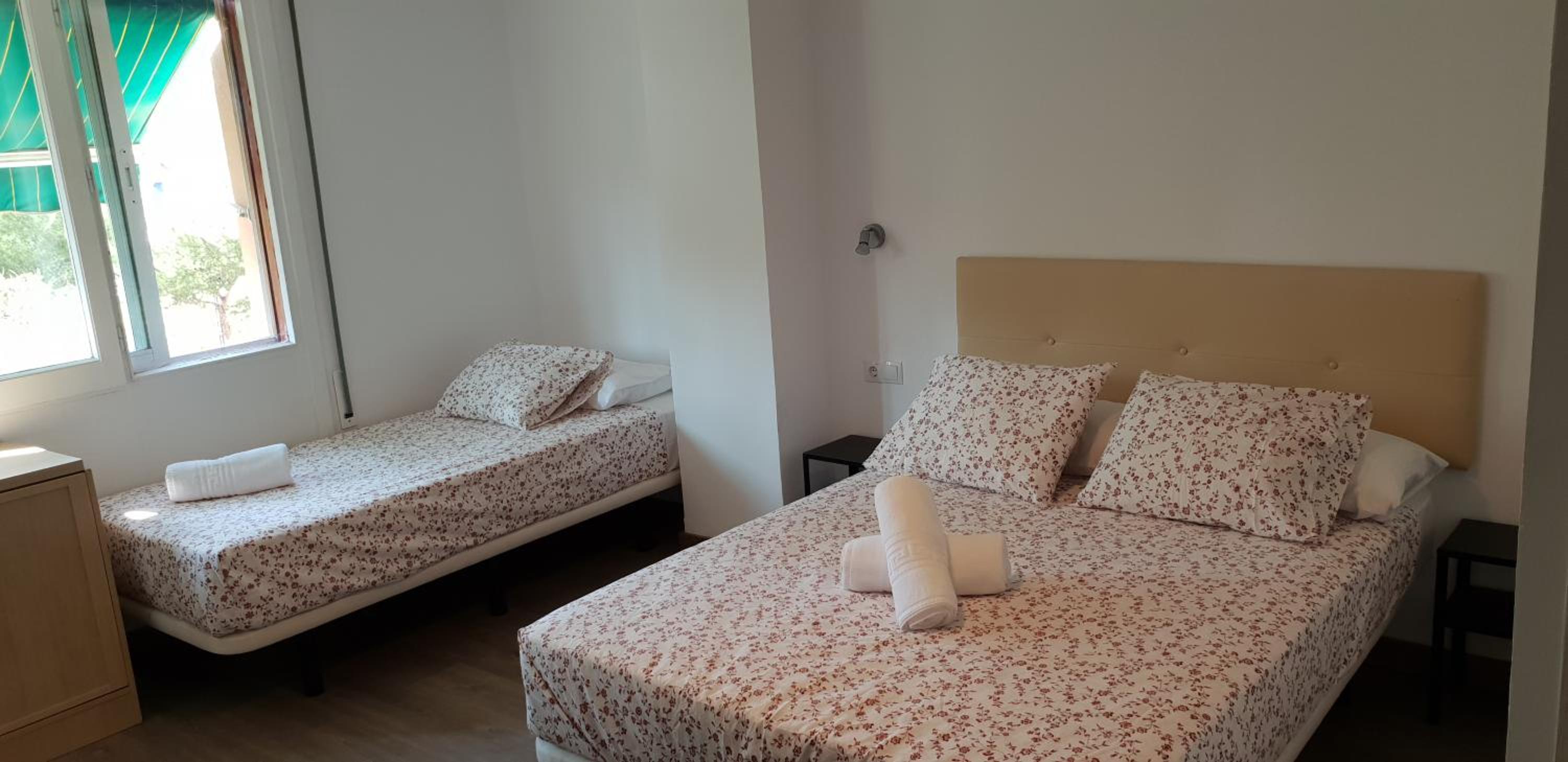 Triple Room with Private Bathroom - Photo 4