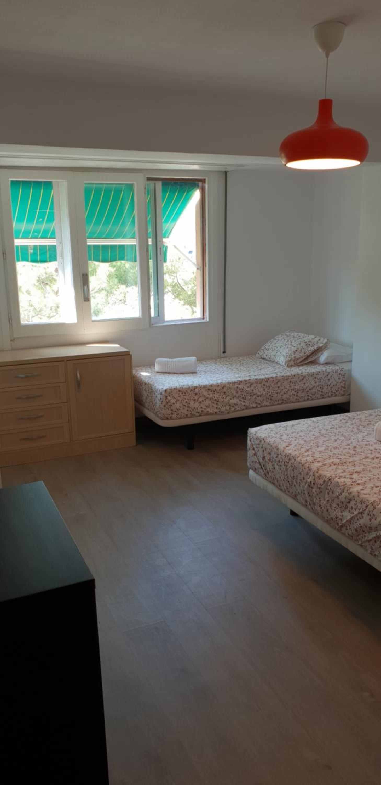 Triple Room with Private Bathroom - Photo 2