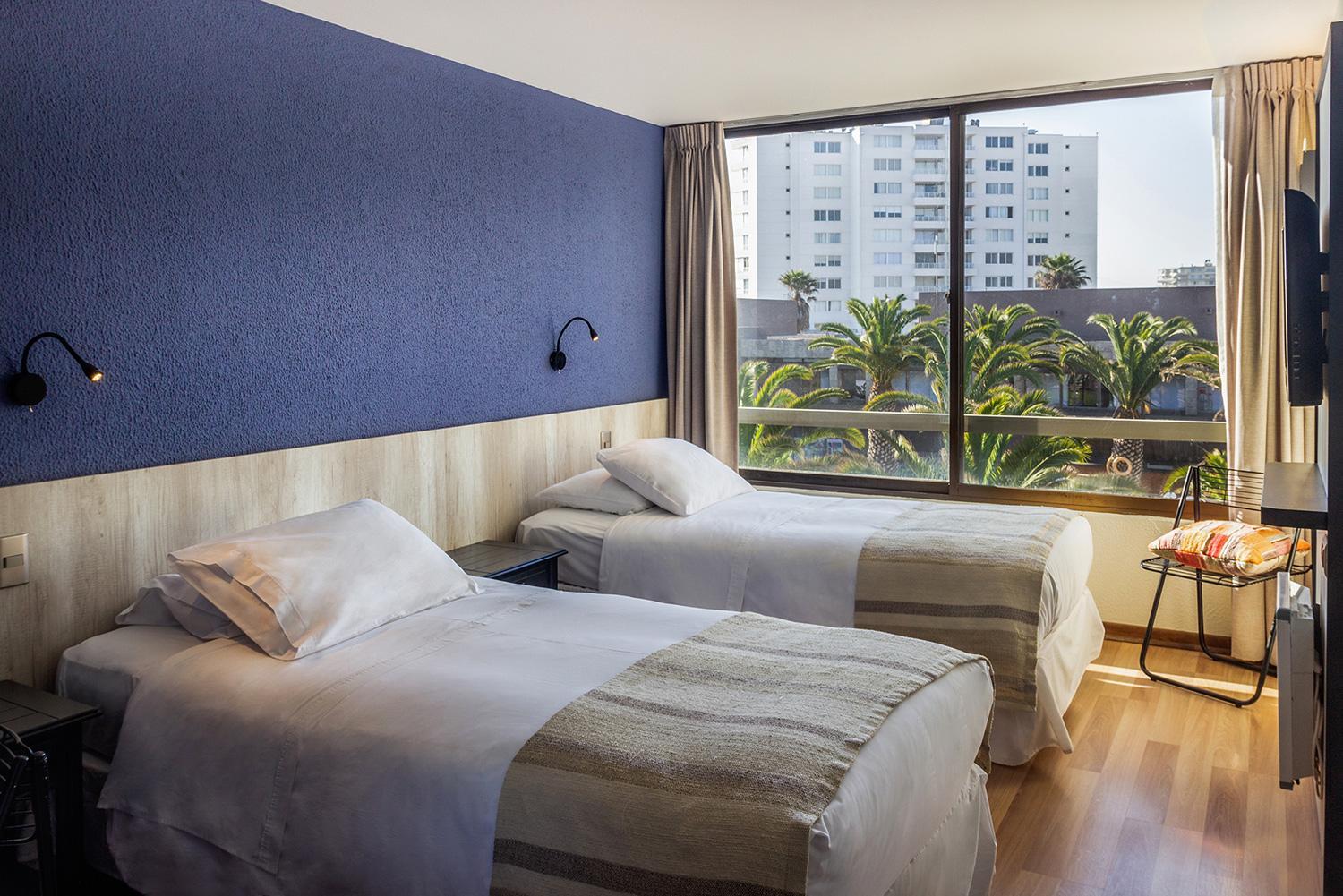 Standard Twin Room - Photo 1