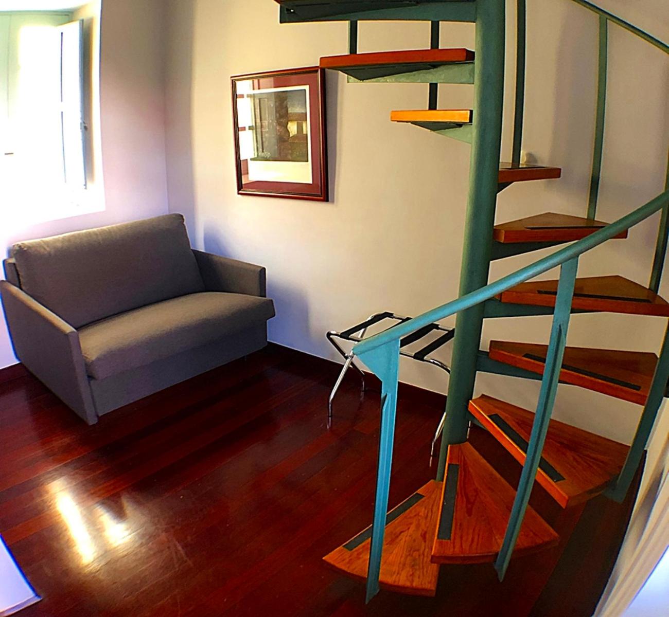 Standard Twin Room with Sofa photo 2