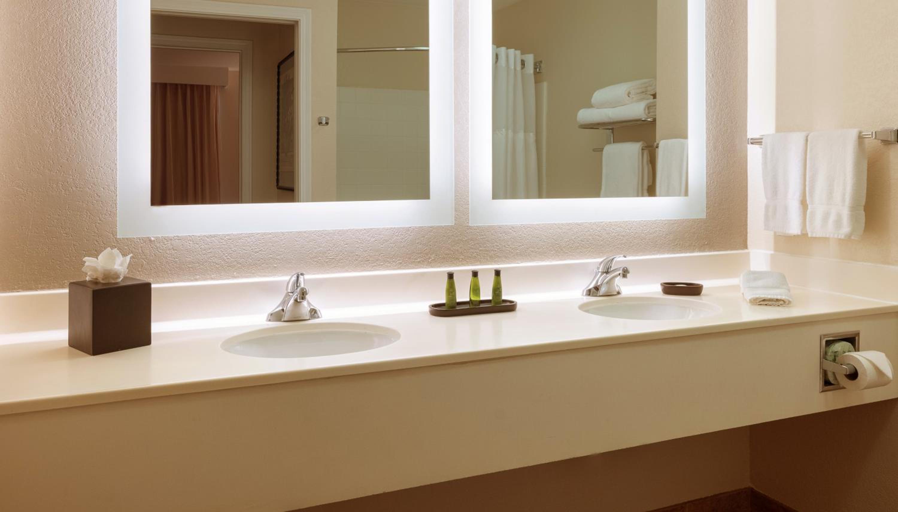 Suite - Photo 2