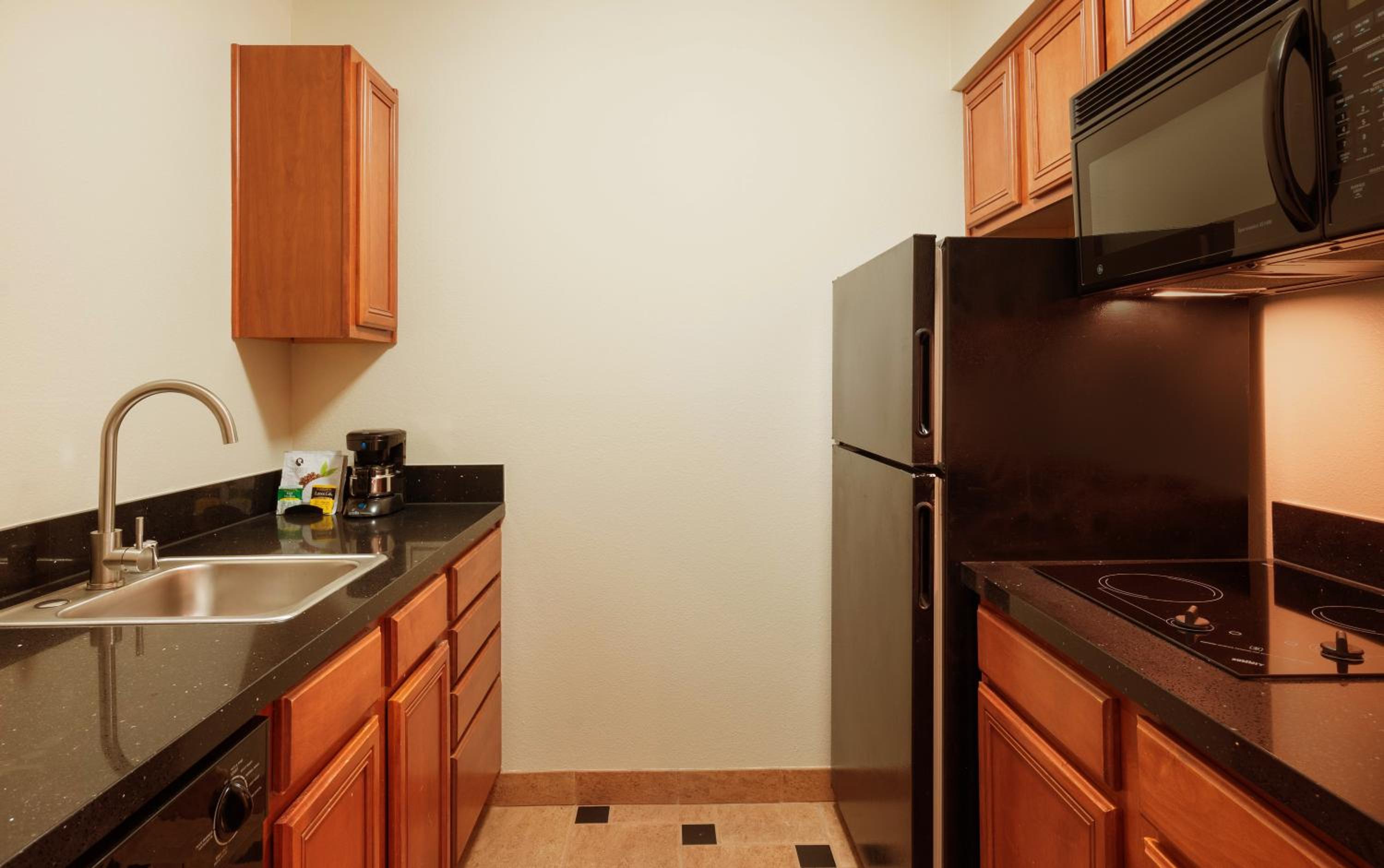 Suite - Photo 3