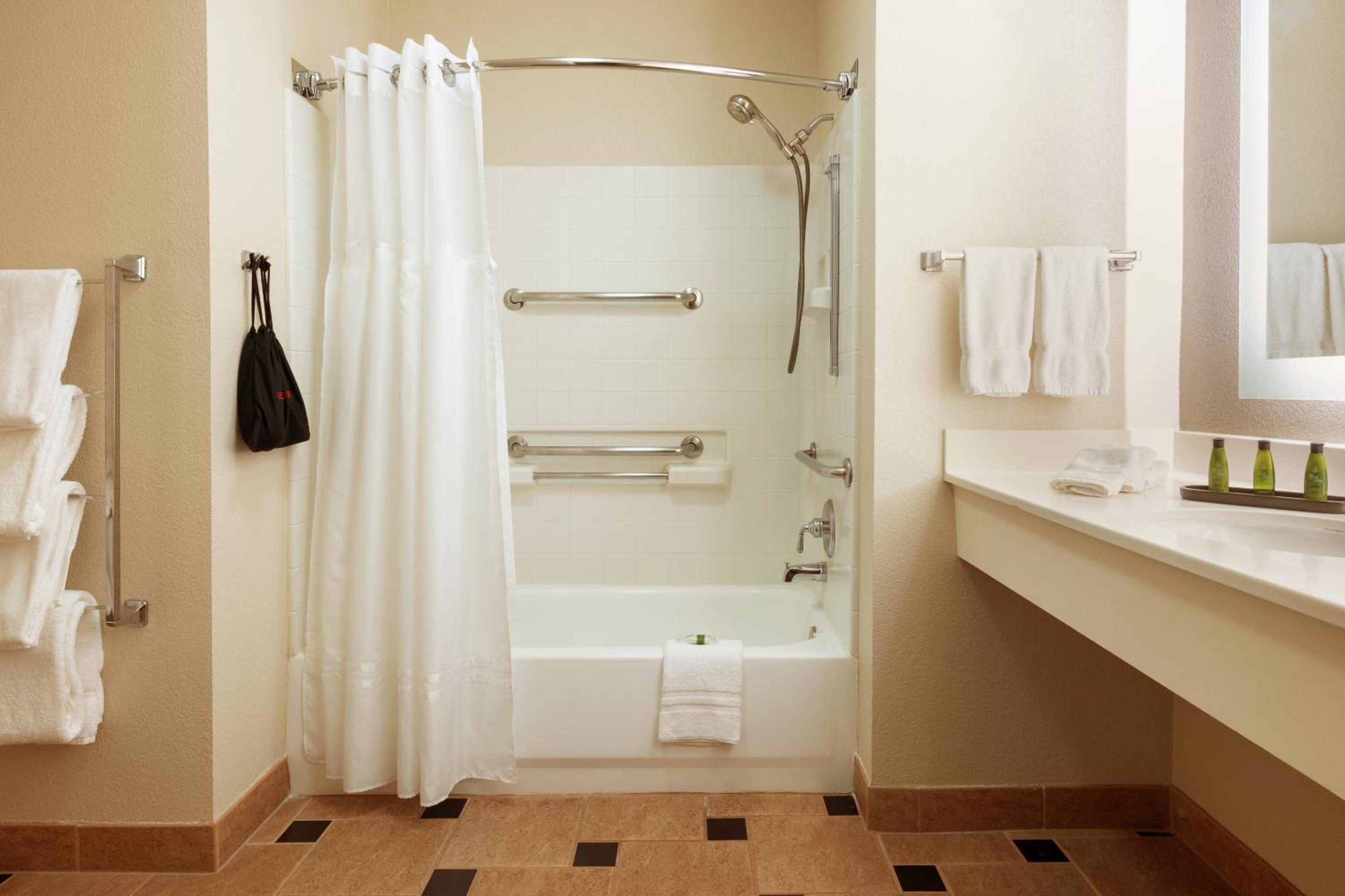 Studio Suite - Disability Access - Photo 3