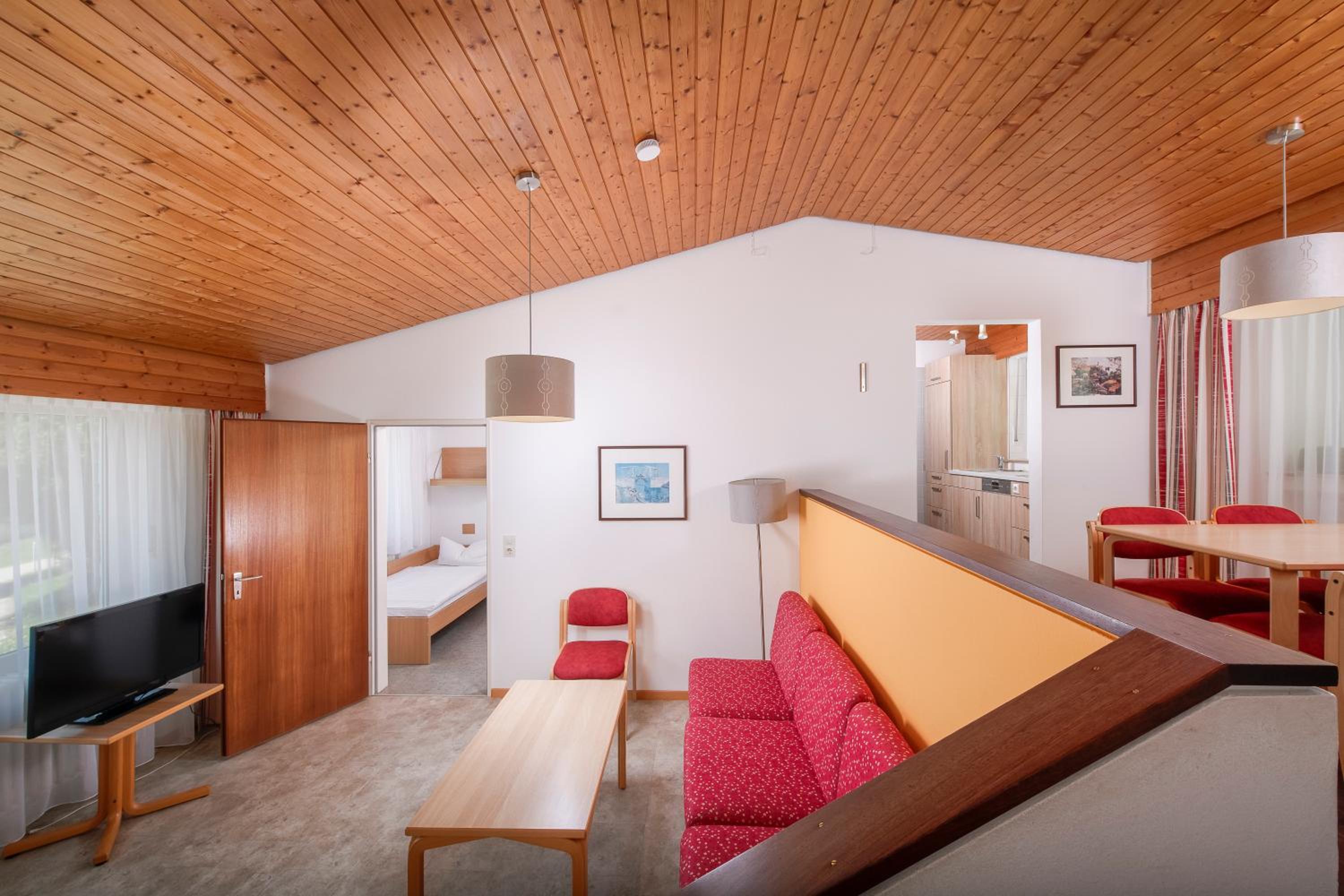 Three-Bedroom Comfort House photo 2