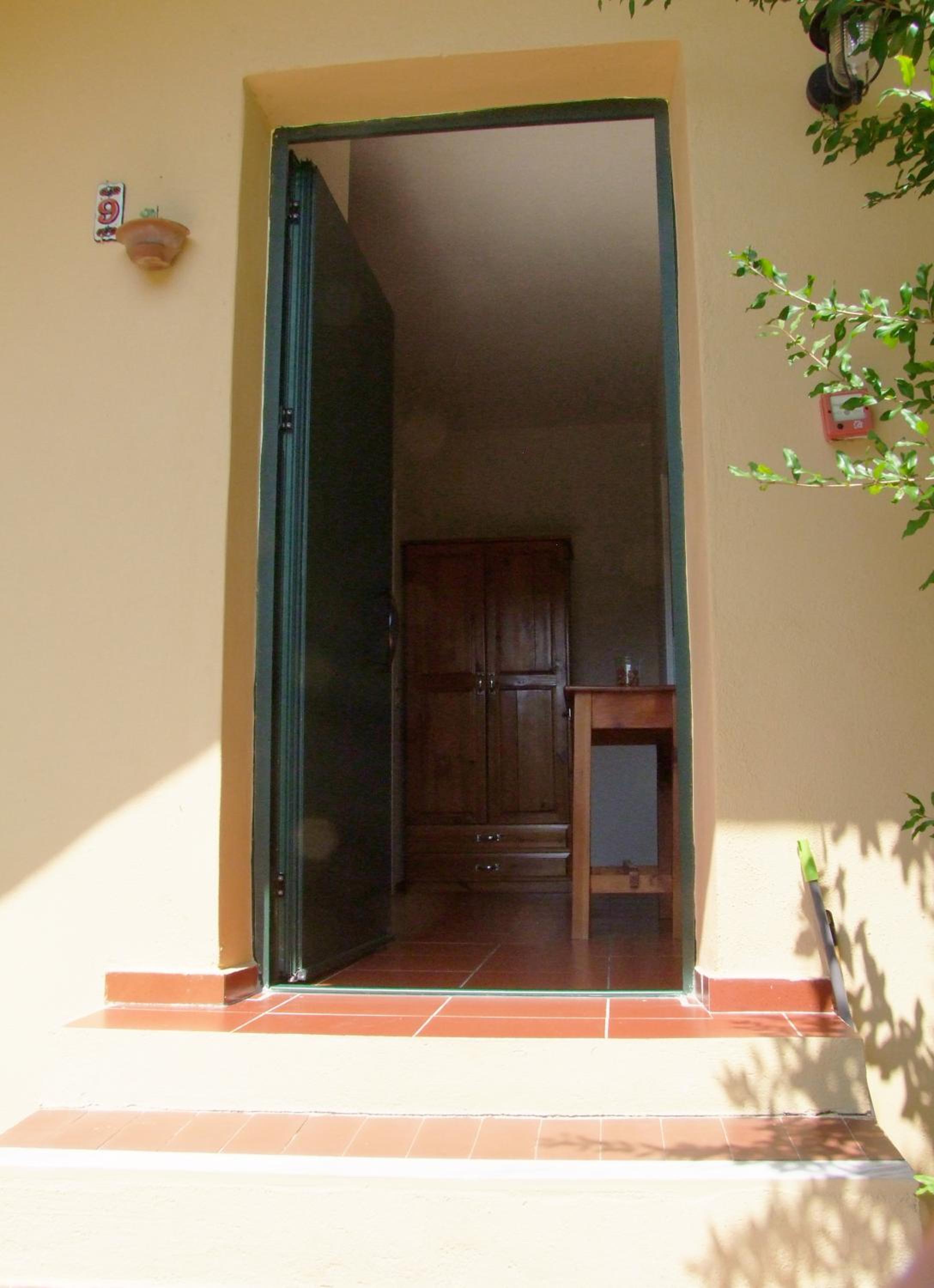 One-Bedroom Apartment (4 Adults) - Photo 9